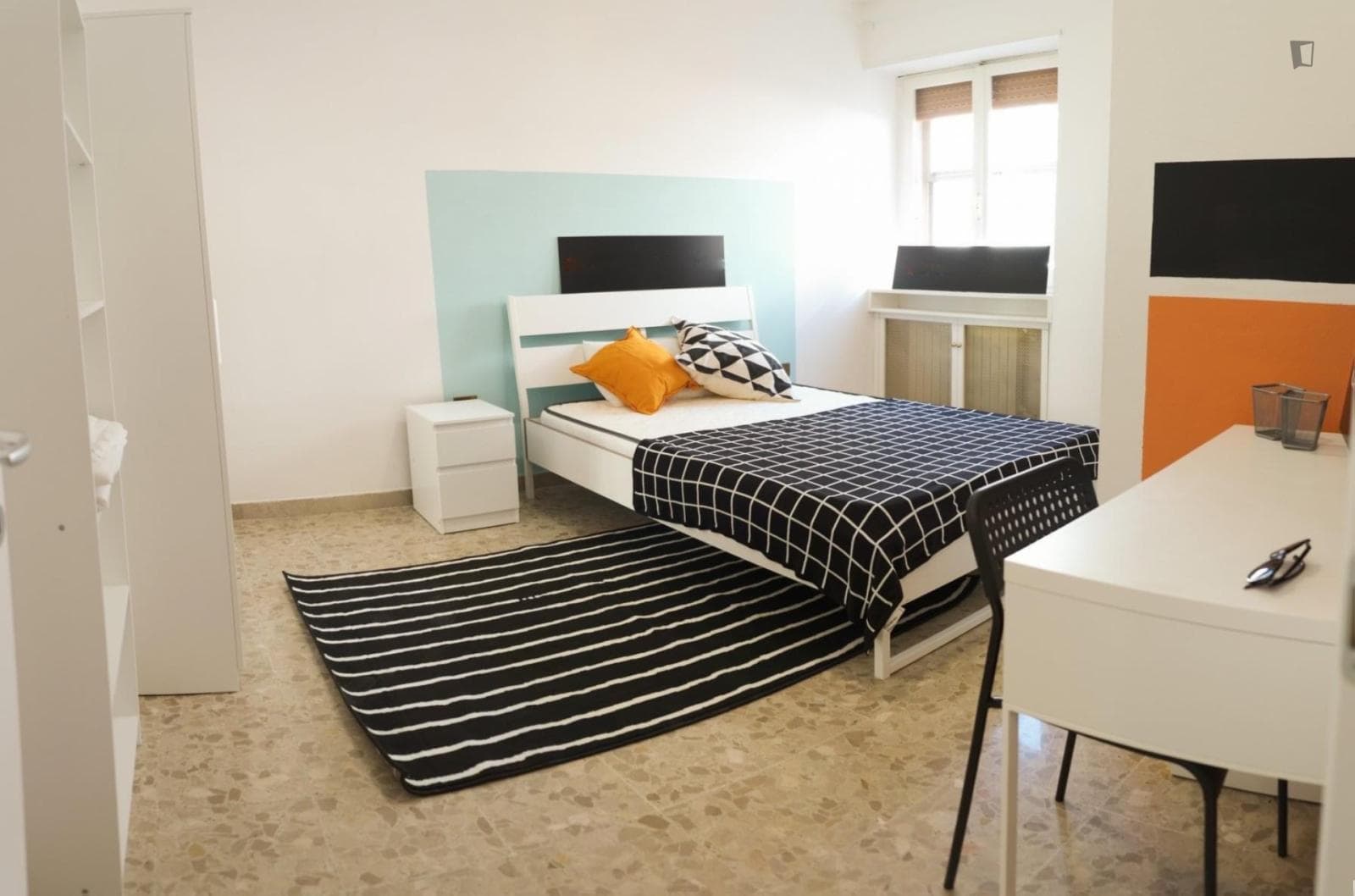 Lovely single ensuite bedroom in Marconi photo 1
