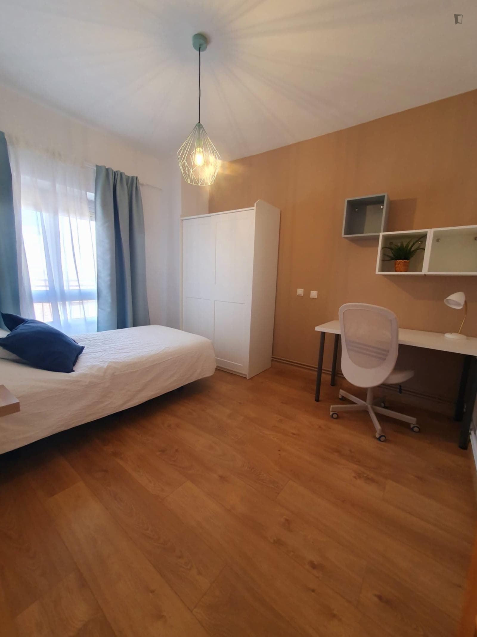 Inviting single bedroom in Talavera de la Reina photo 1