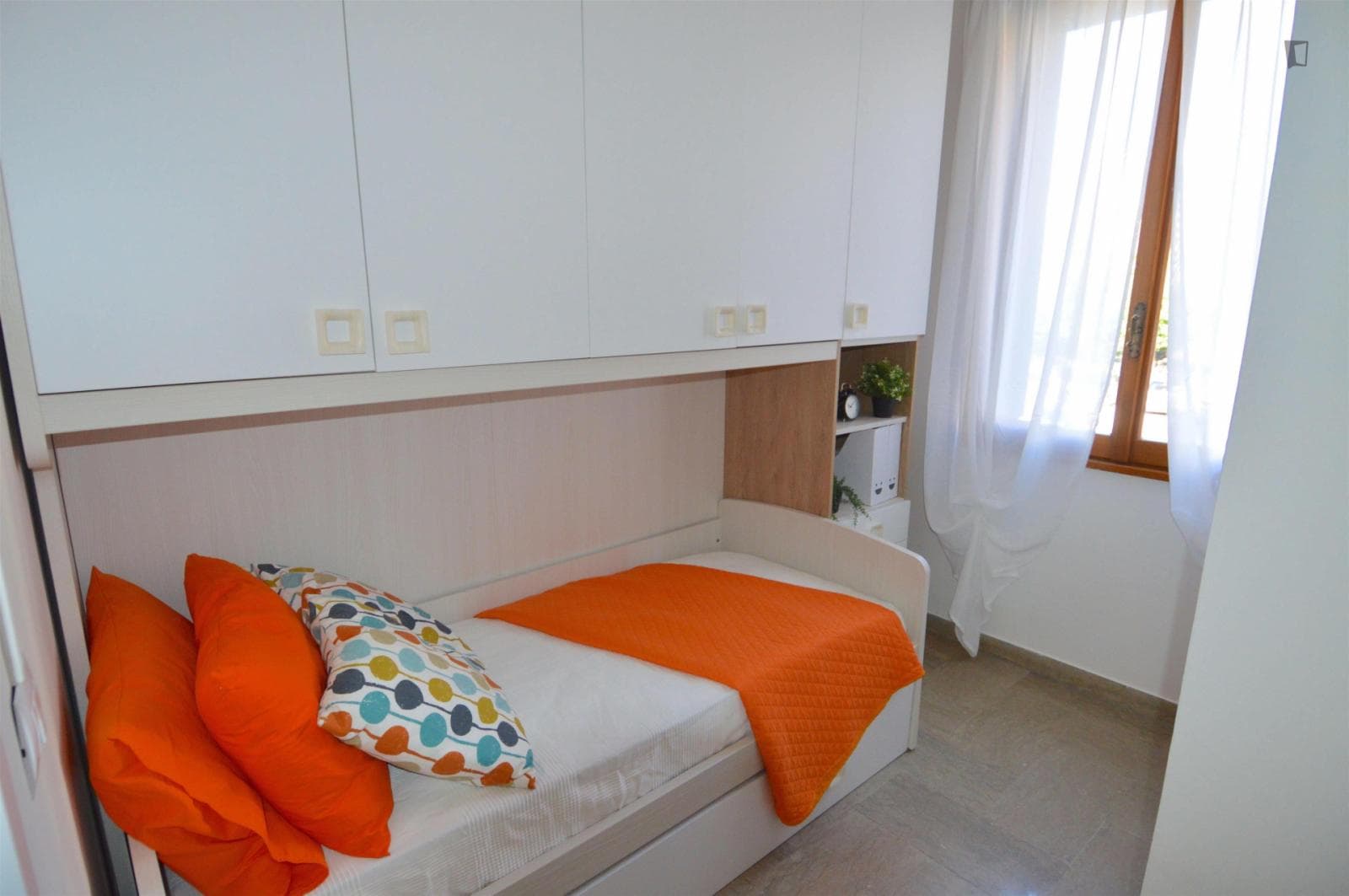 Inviting single bedroom in the centre of Modena photo 1