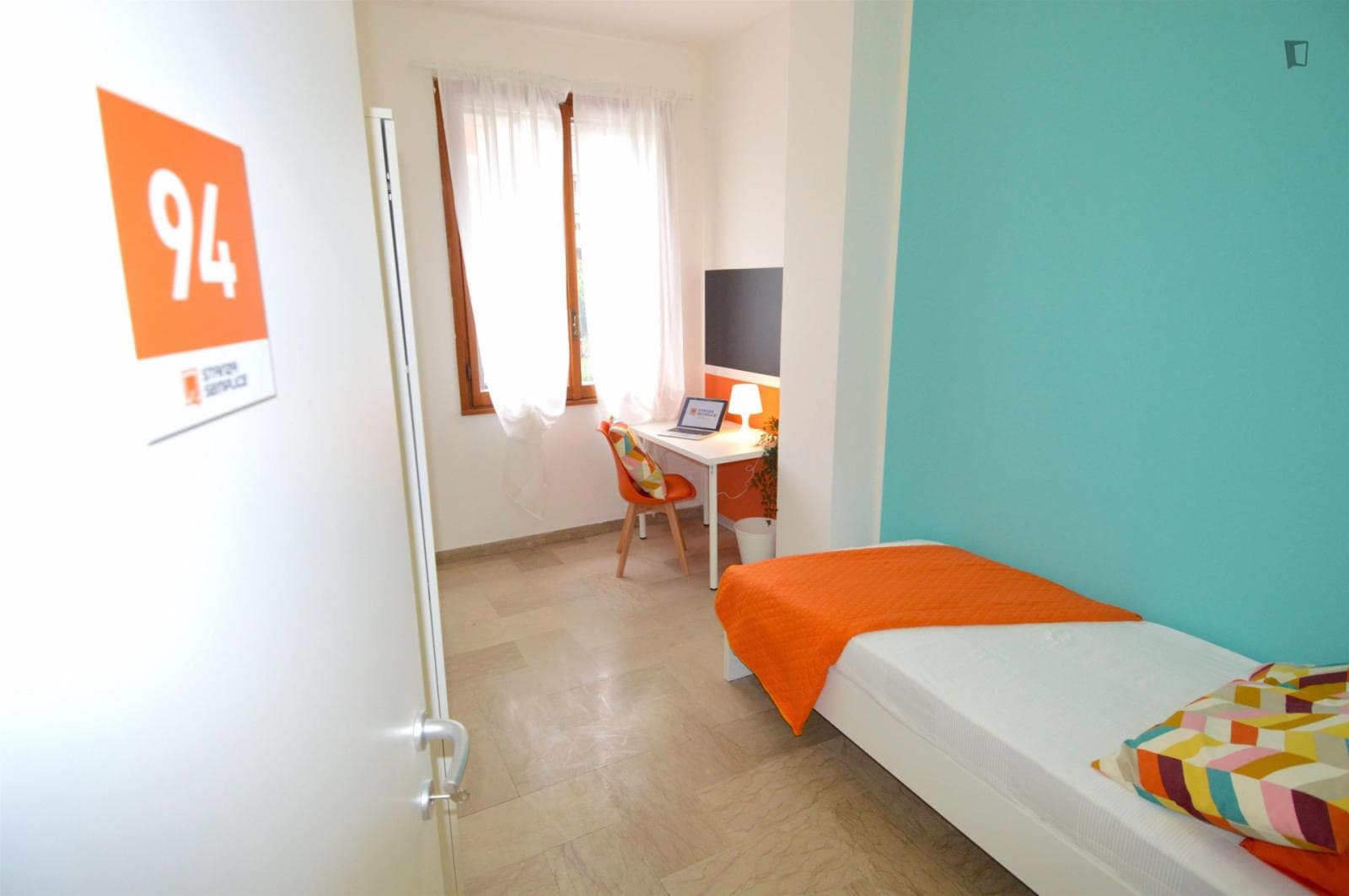Inviting single bedroom in Emilia Est photo 1
