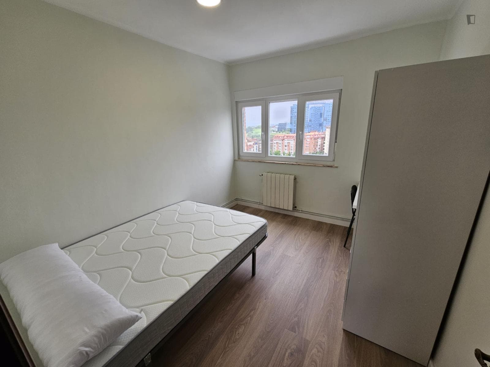 Nice single bedroom near Hospital Universitario Central de Asturias photo 1