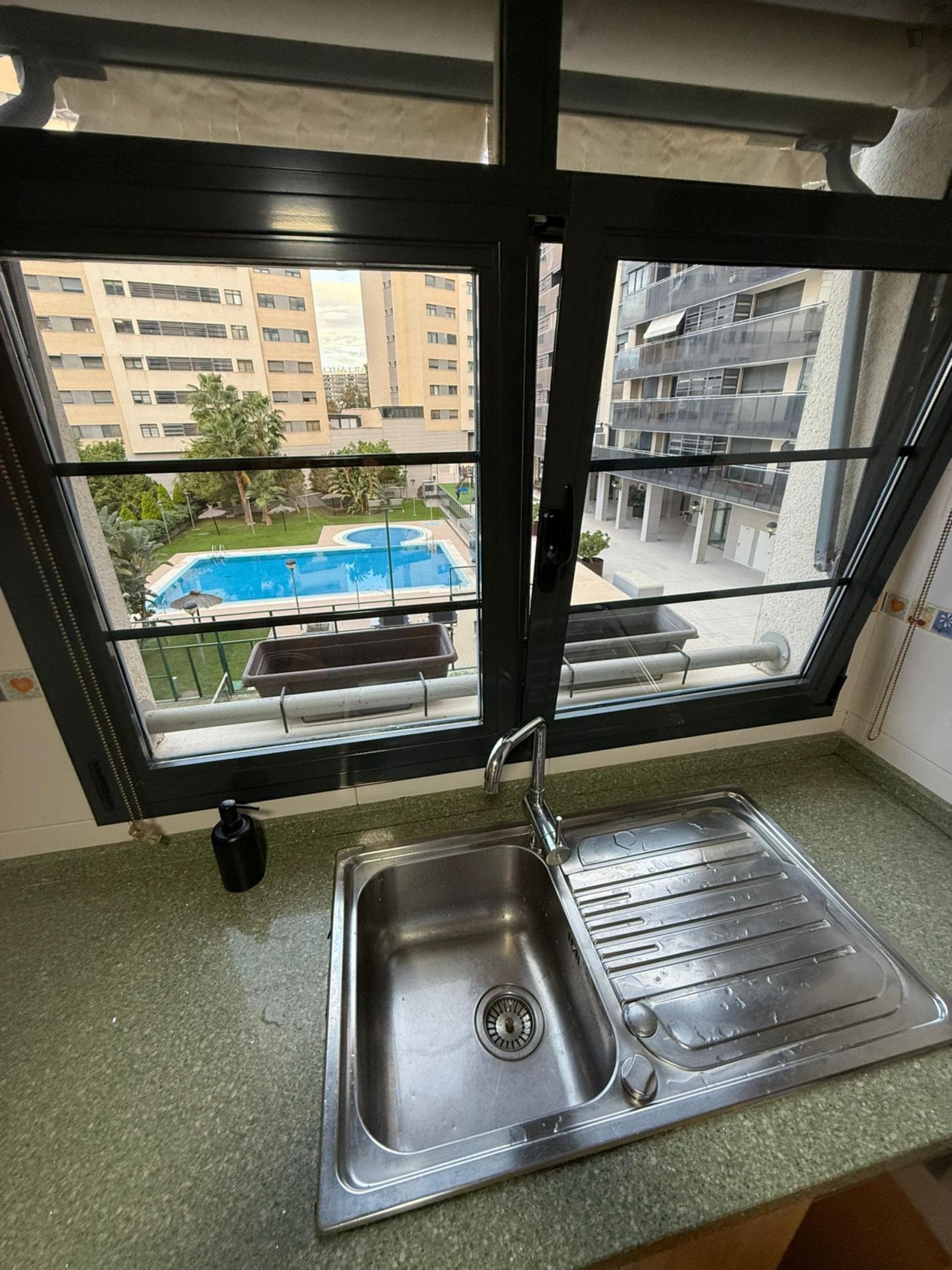 Charming double bedroom in the Polígon de Sant Blai district photo 1