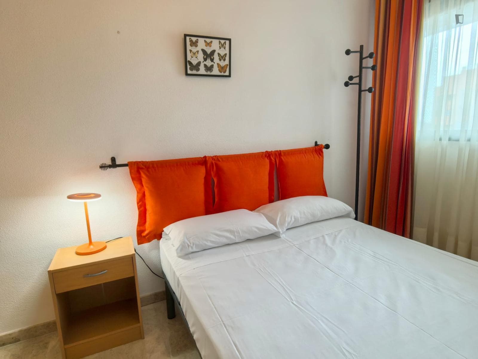 Welcoming double bedroom in Garbinet photo 1