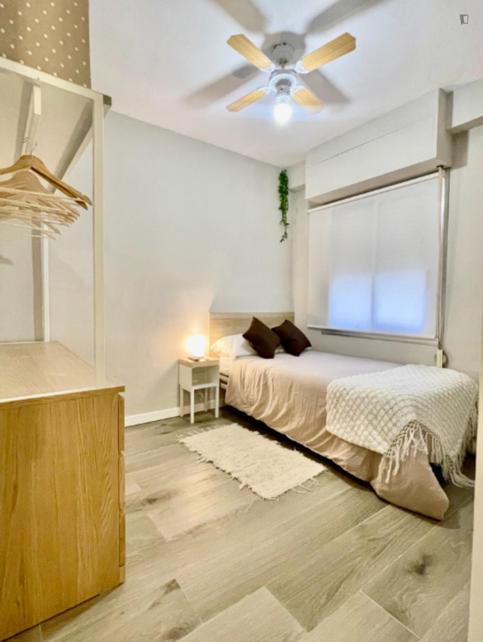 Prime Single Bedroom close to del Tossal Park photo 1
