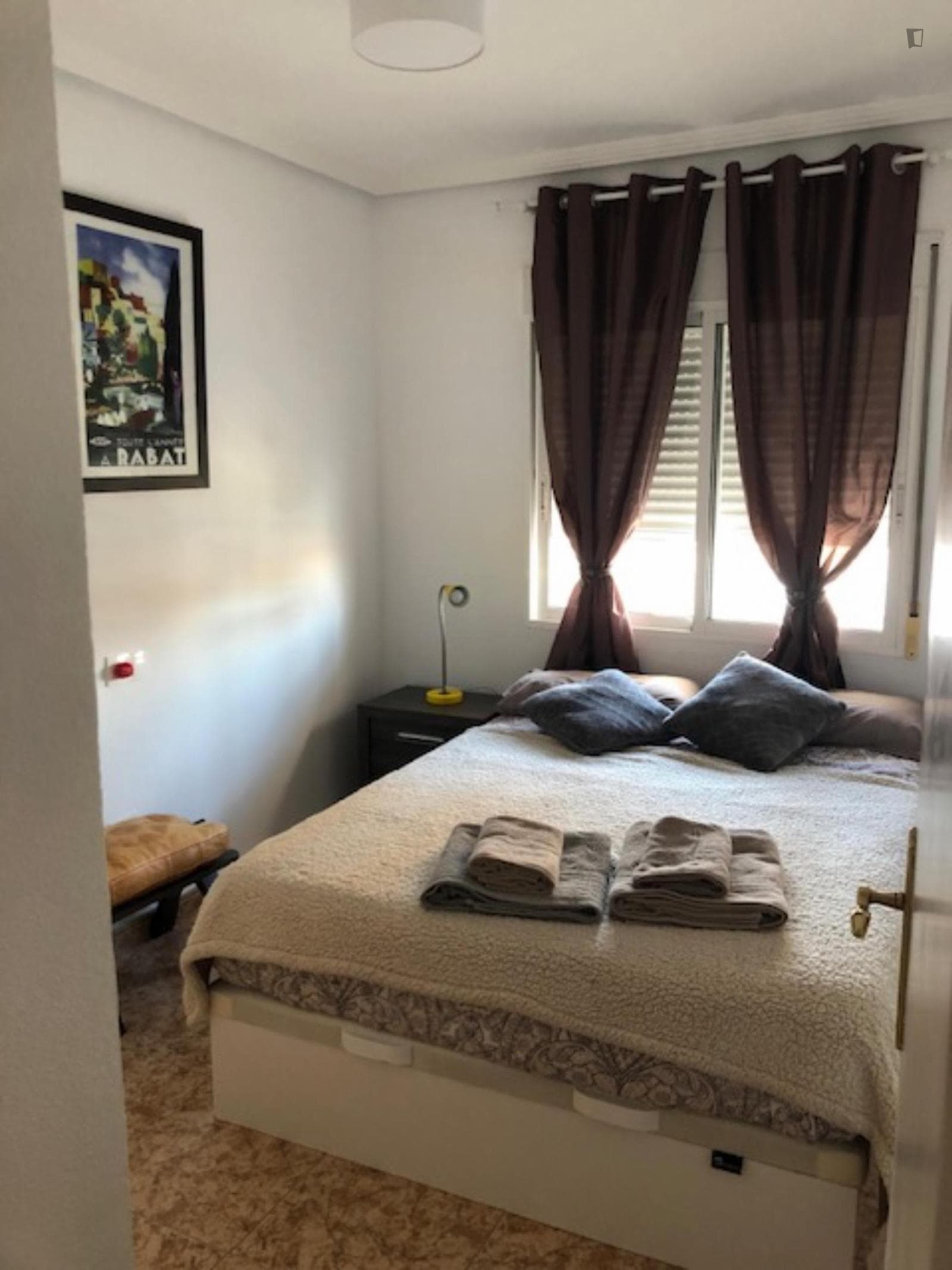 Large double bedroom in Pla del Bon Repòs photo 1