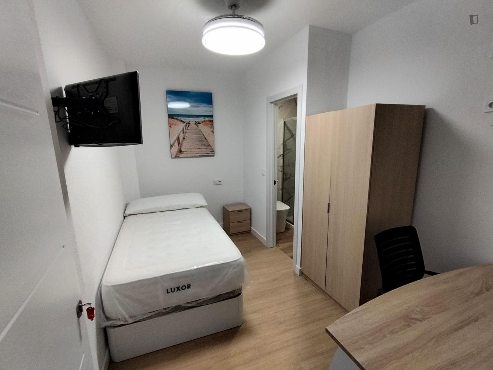 Thrilling Single Bedroom with a private bathroom close to University Católica San Antonio de Murcia photo 1