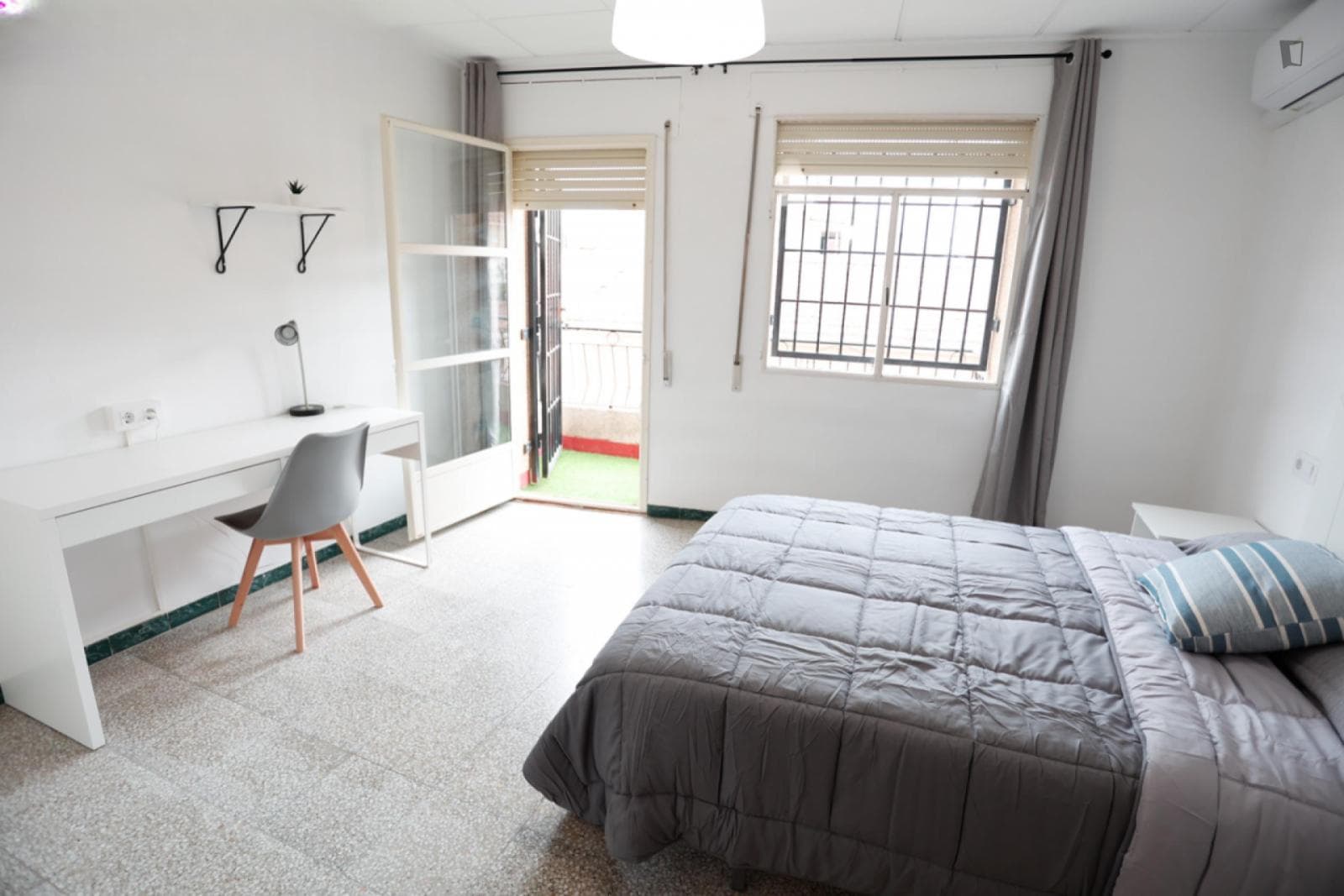Bright double bedroom near Universidad Católica San Antonio de Murcia photo 1