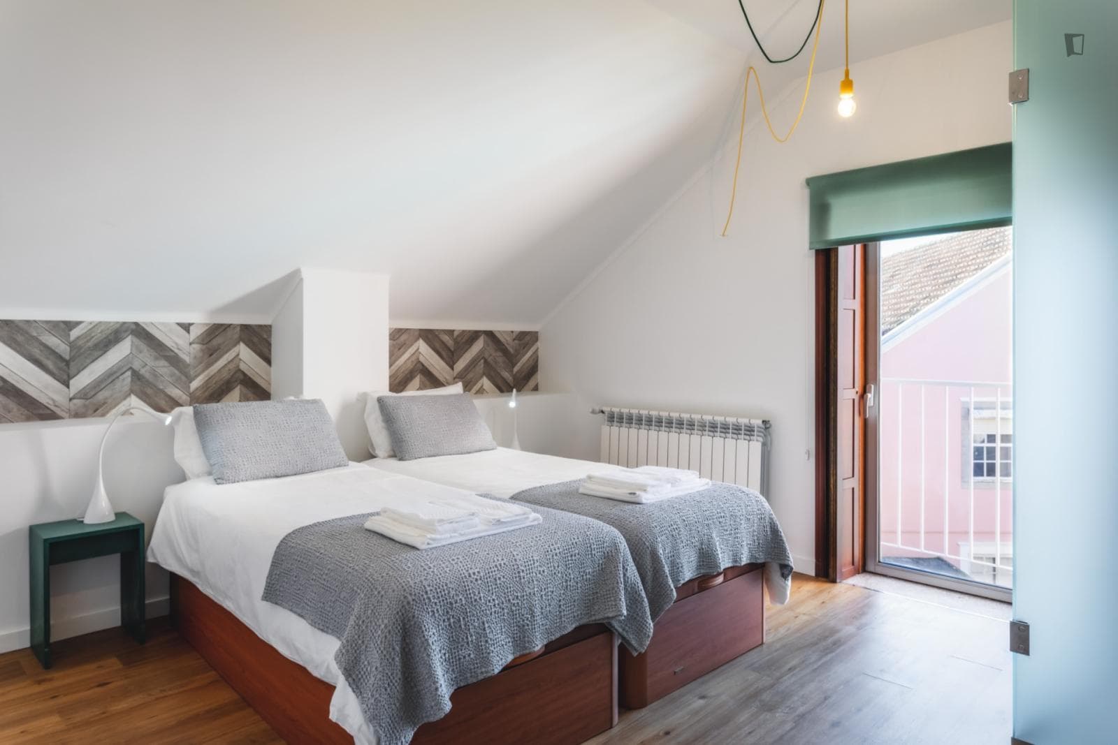 Attractive room in a shared student house photo 1