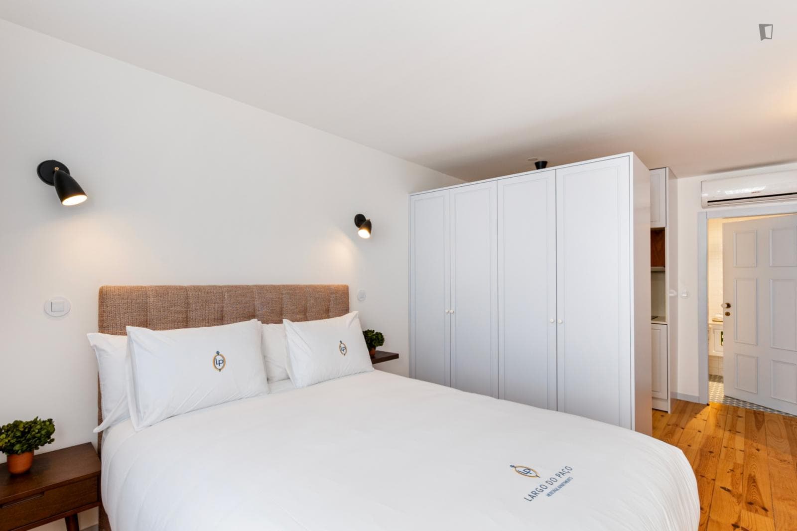 Appealing studio in the historic centre of Braga photo 1