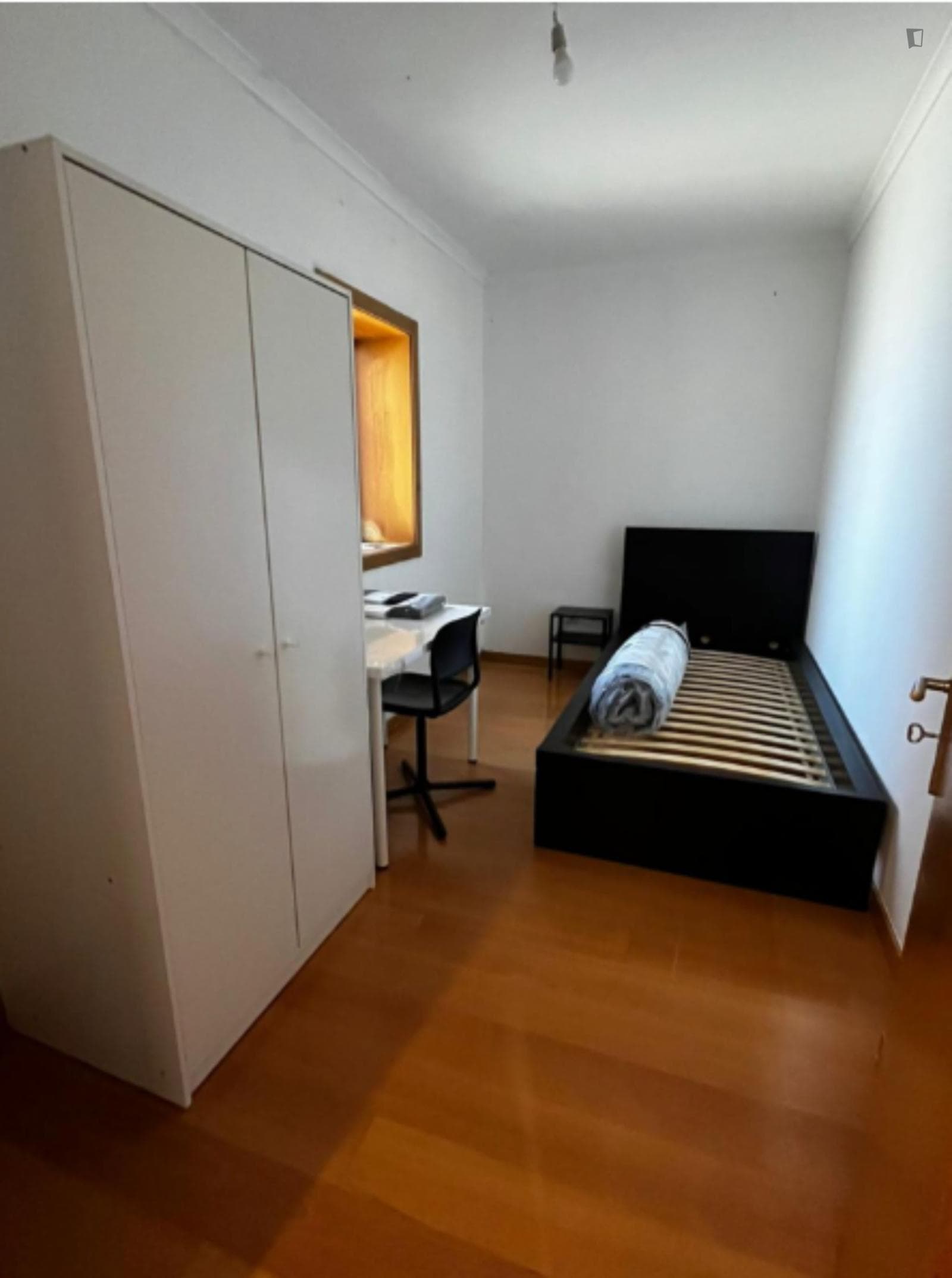 Cozy Single Bedroom close to Famalicão Market photo 1