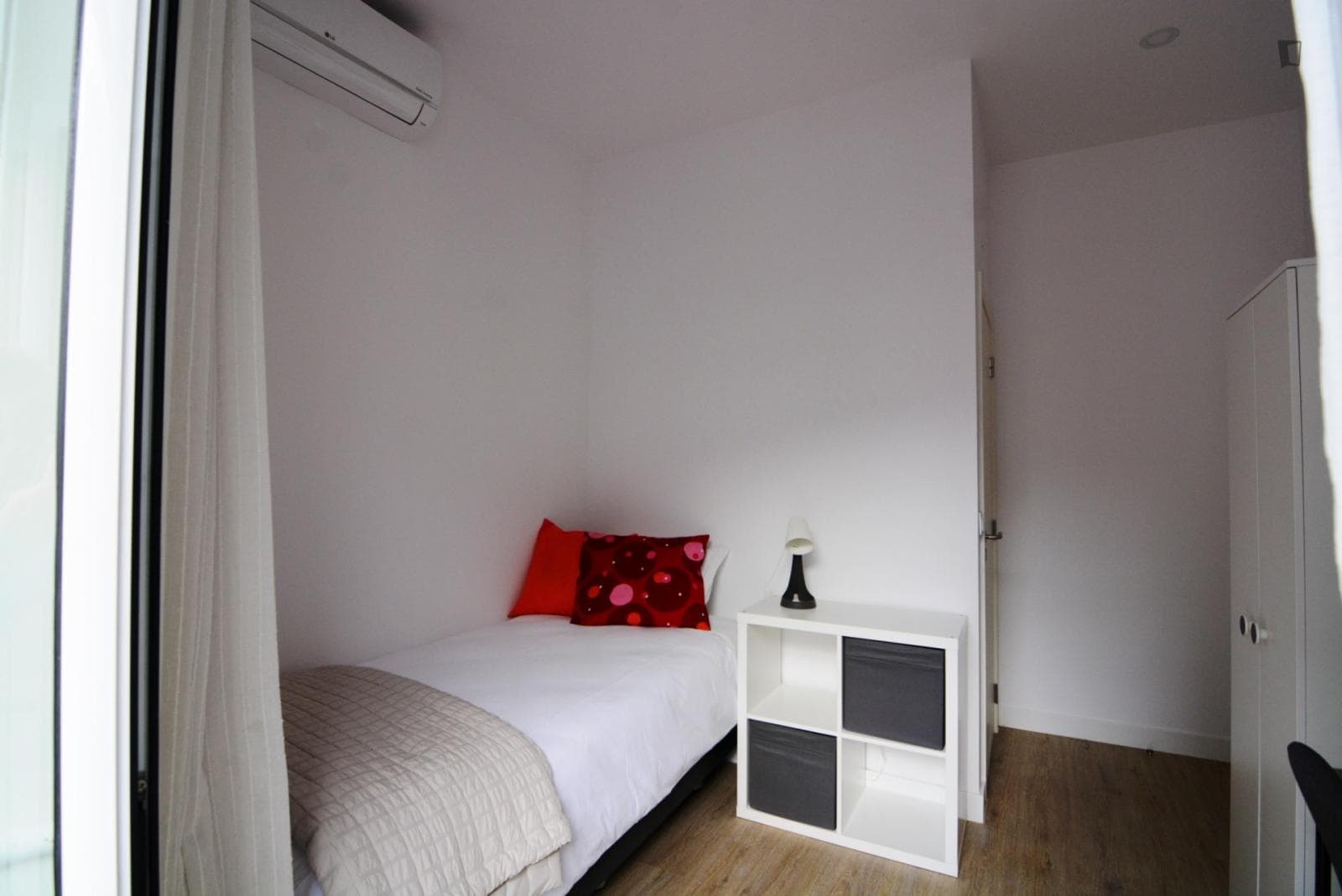 Lovely single bedroom with balcony near Avenida da Liberdade photo 1