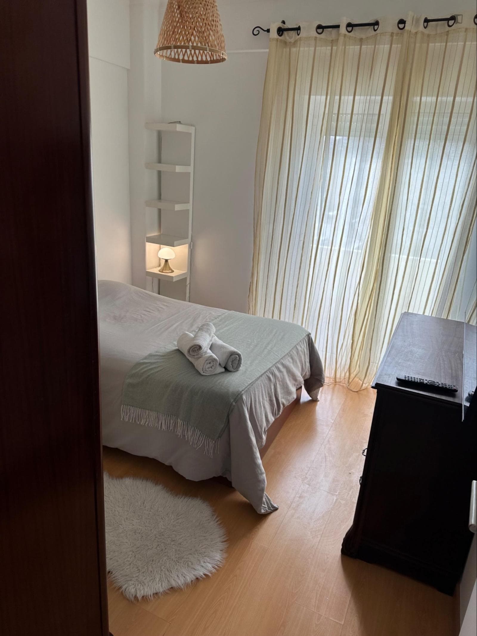 Cozy Double Bedroom close to Benfica Train Station photo 1
