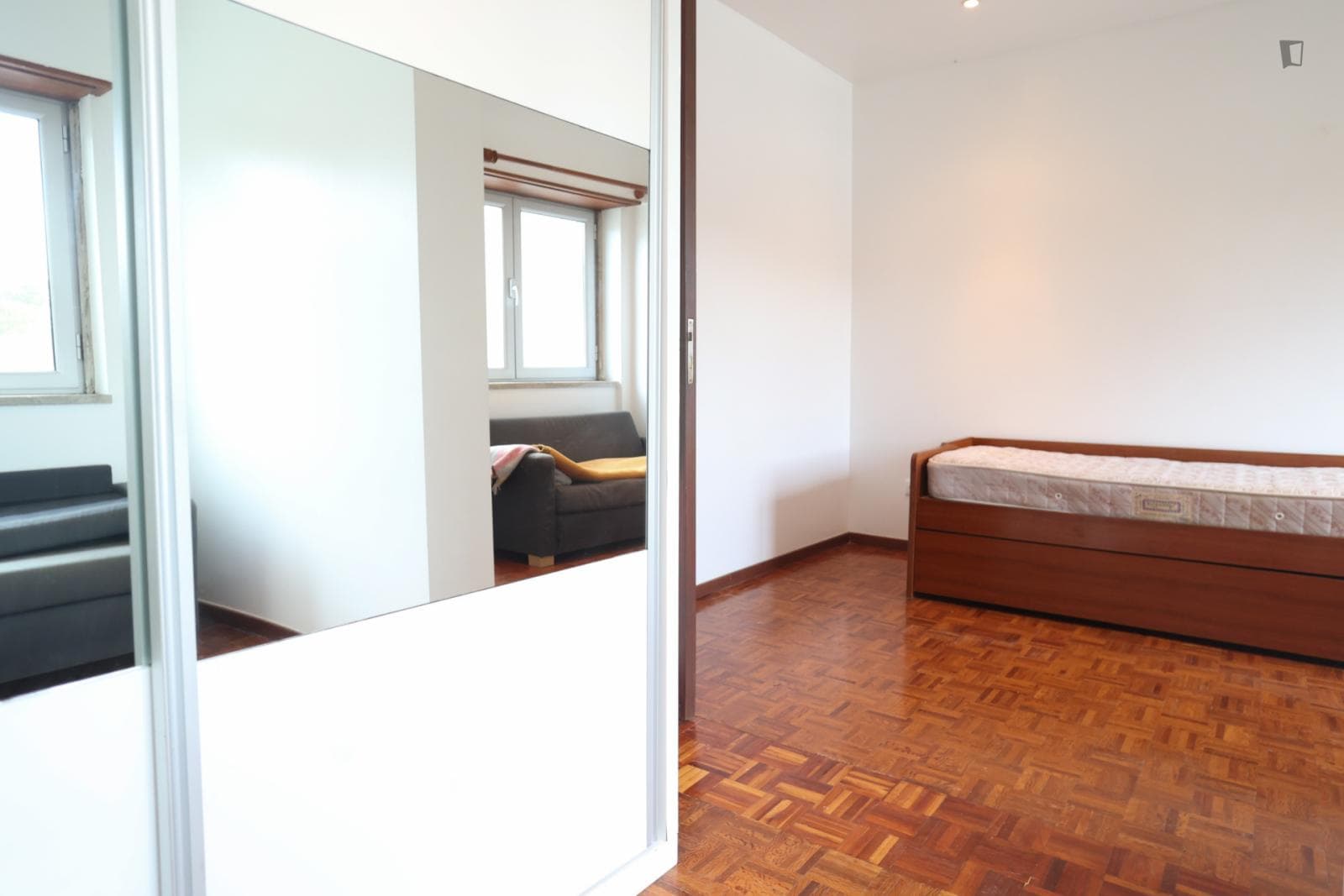 Fascinating 4 Bedroom Apartment with a Balcony close to Amoreiras Shopping Mall photo 1