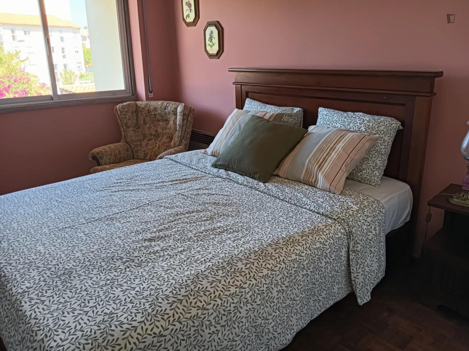 Stylish bedroom in a hostel in Carcavelos photo 1