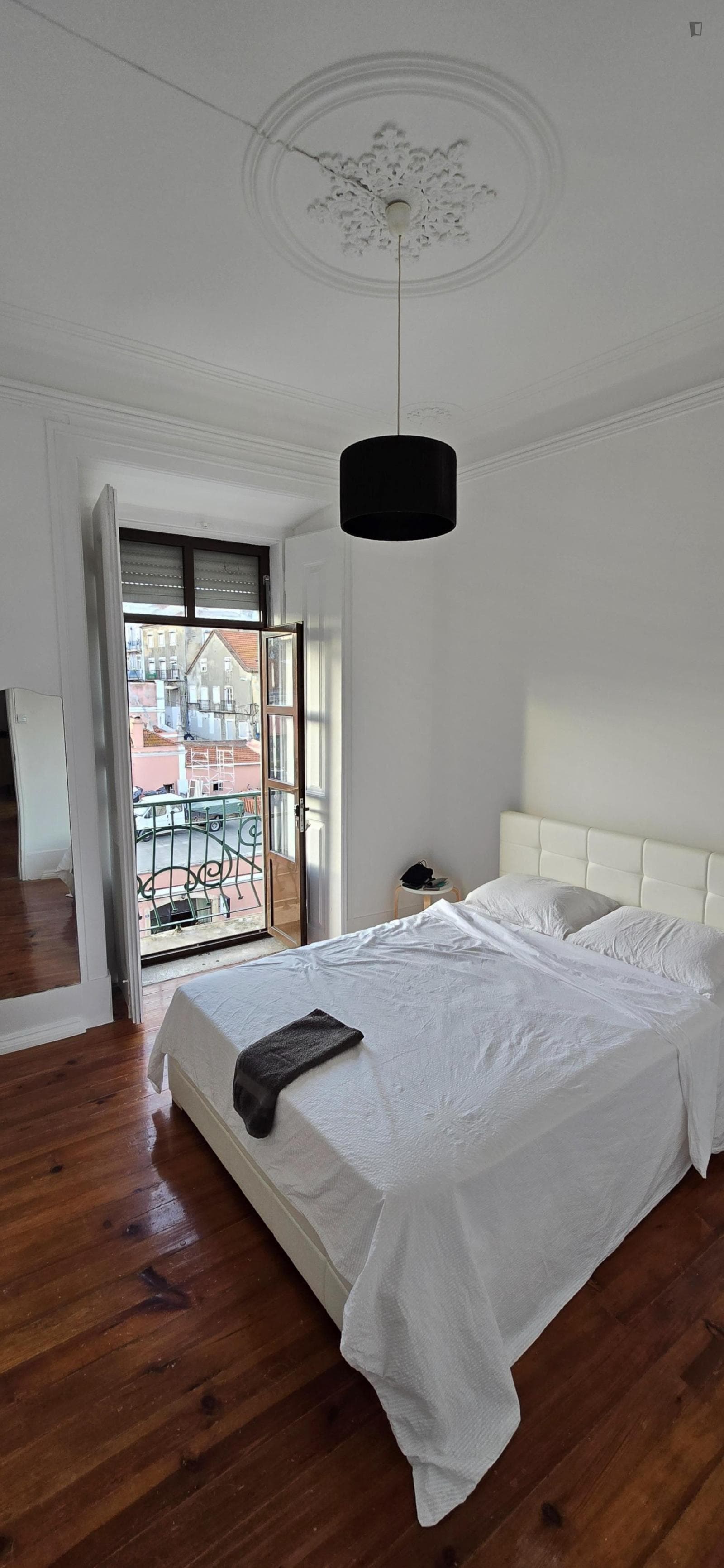 Welcoming 3 Bedroom Apartment close to Marvila Train Station photo 1