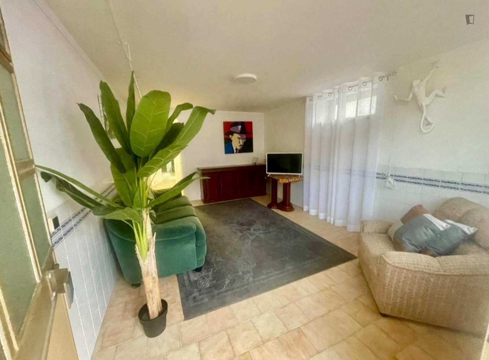 Profound 2 Bedroom Apartment close to Parede Train Station photo 1