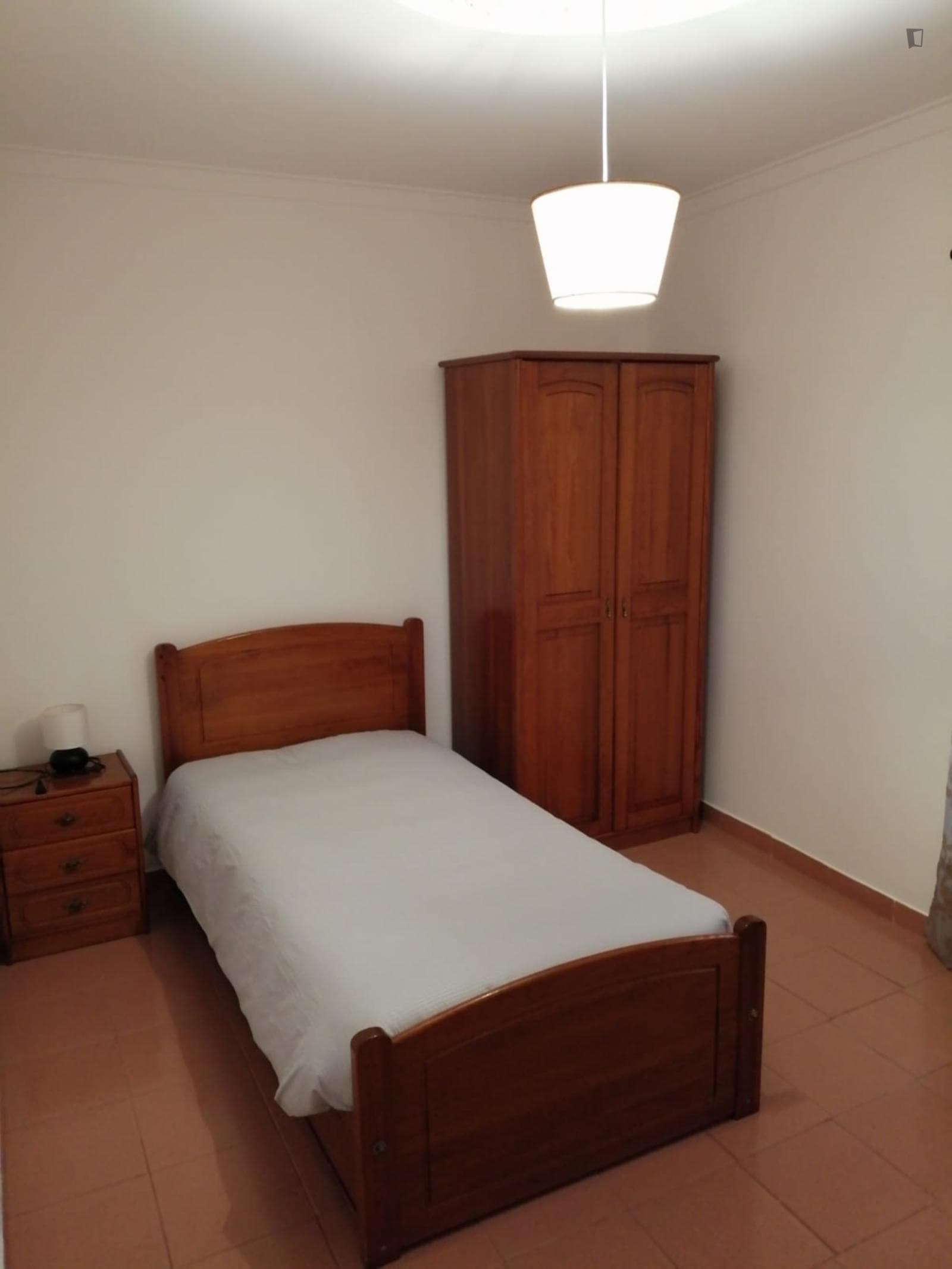 Lovely double bedroom in the municipality of Odivelas photo 1
