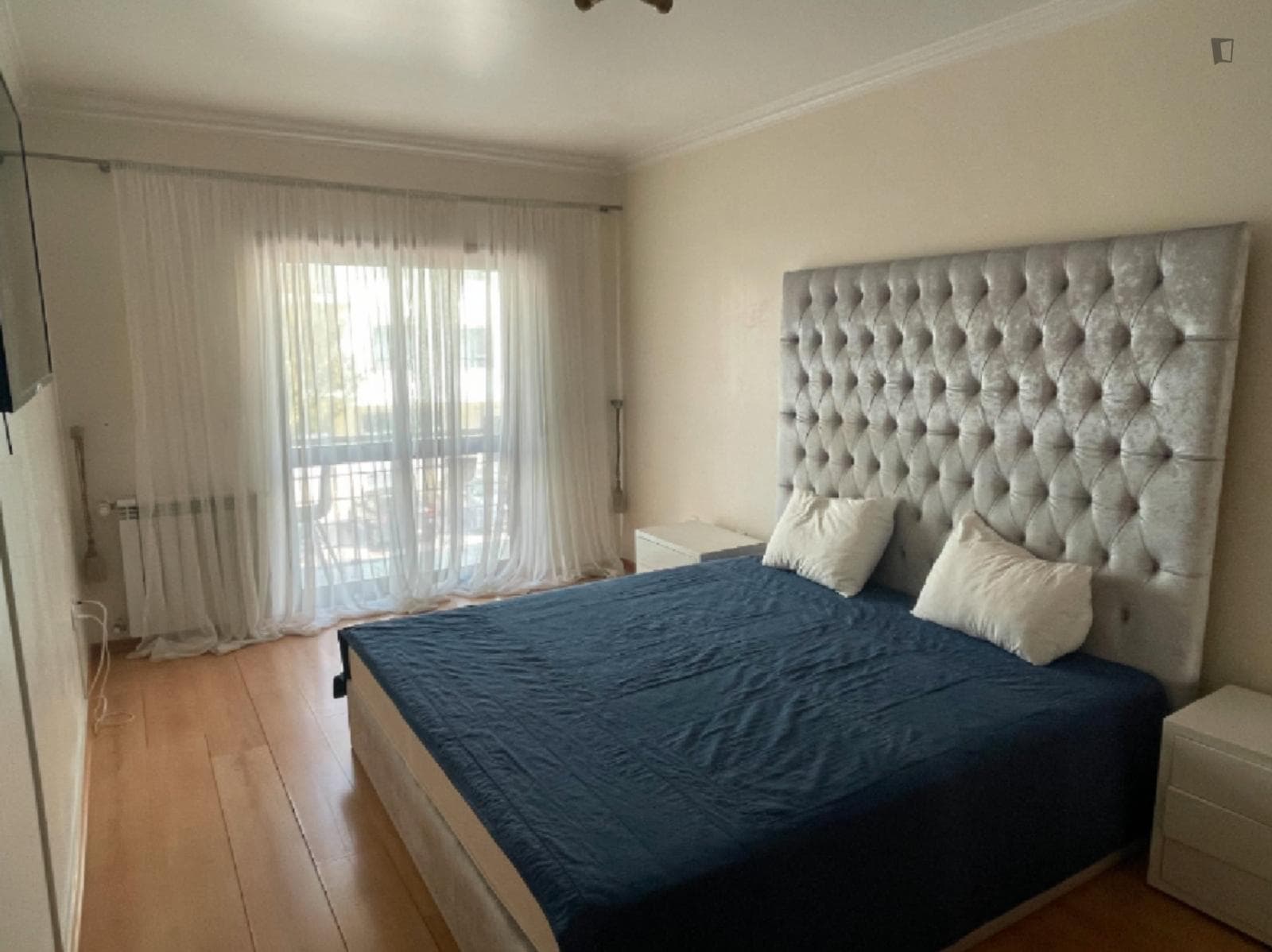 Irresistible Double Bedroom with a Balcony close to  Freeport Fashion Outlet photo 1
