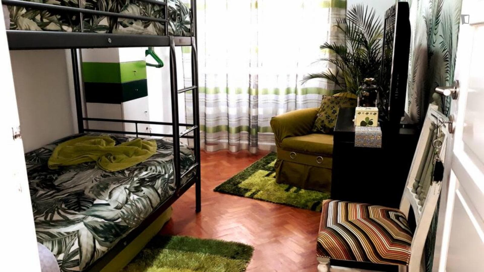 Very nice bedroom photo 1