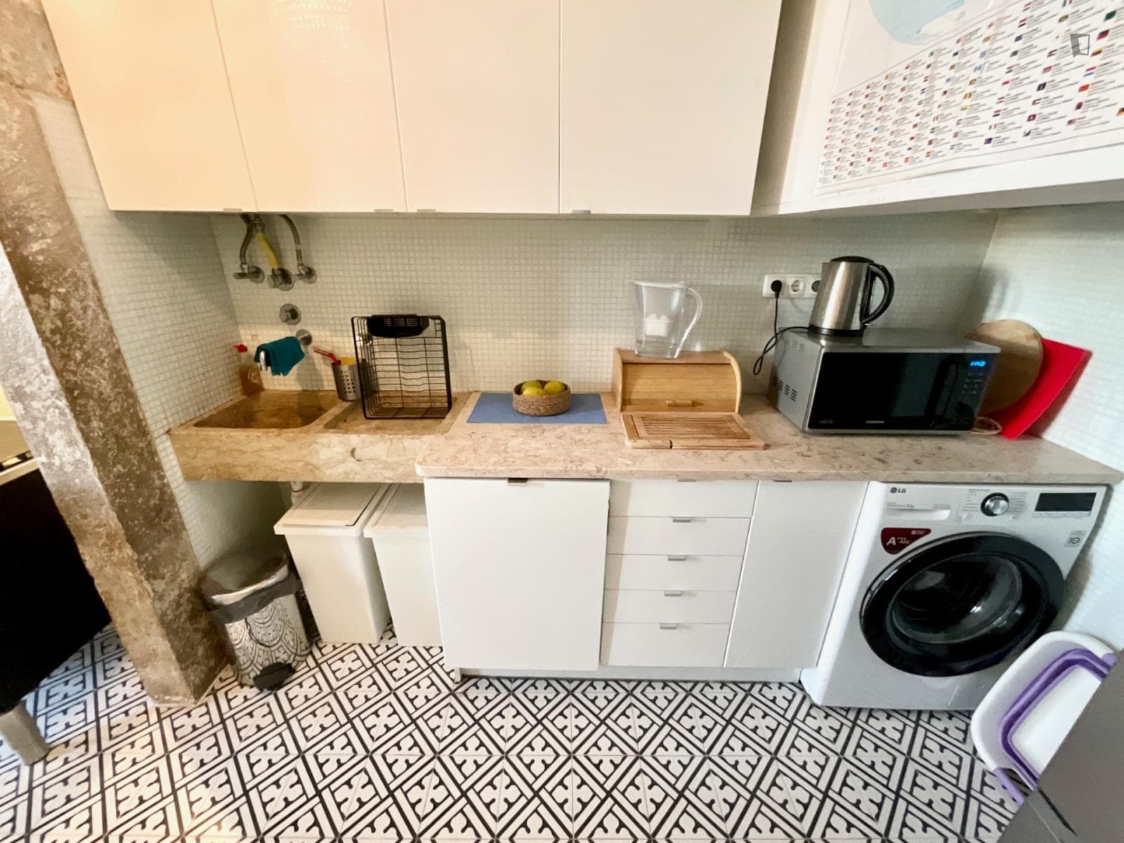 Bright 1-bedroom apartment in Anjos photo 1