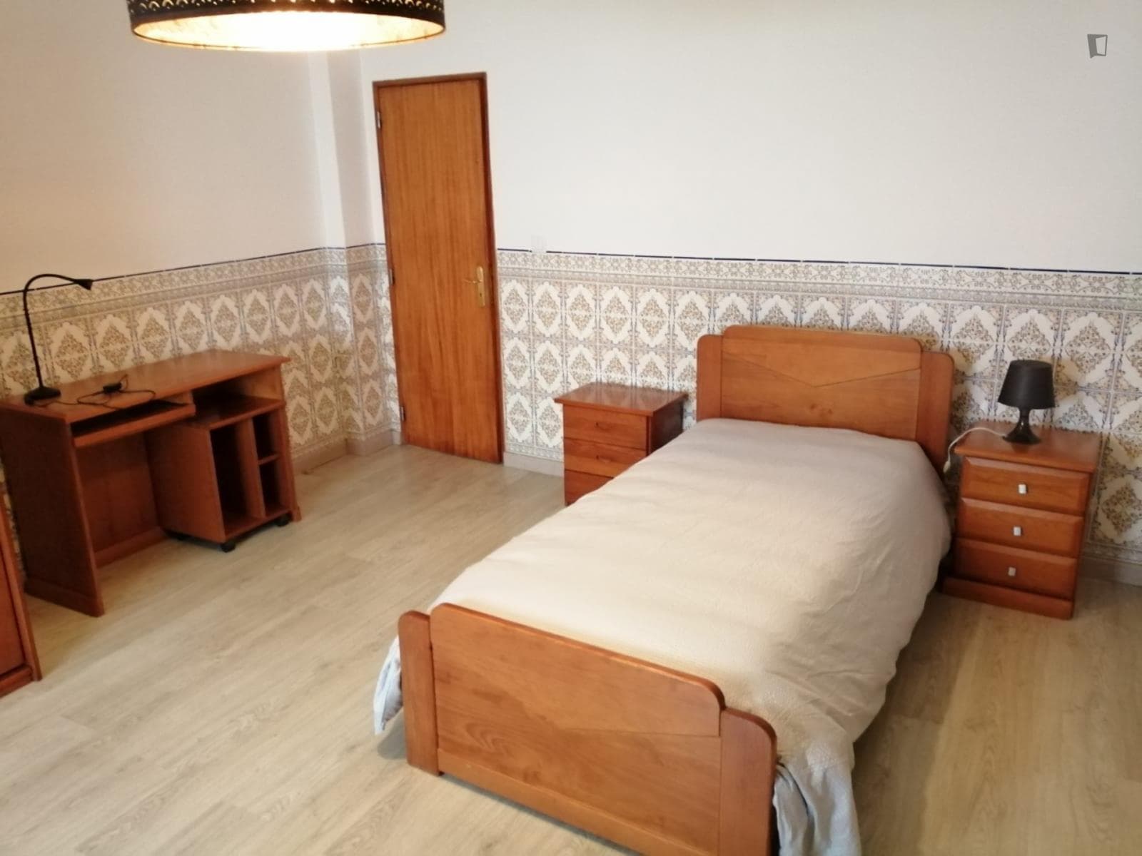 Spacious room in Odivelas/Caneças area photo 1