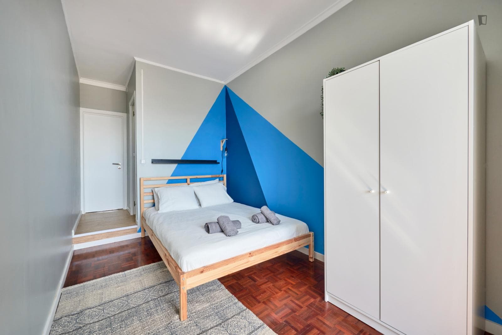 Double bedroom 8, with private bathroom photo 1
