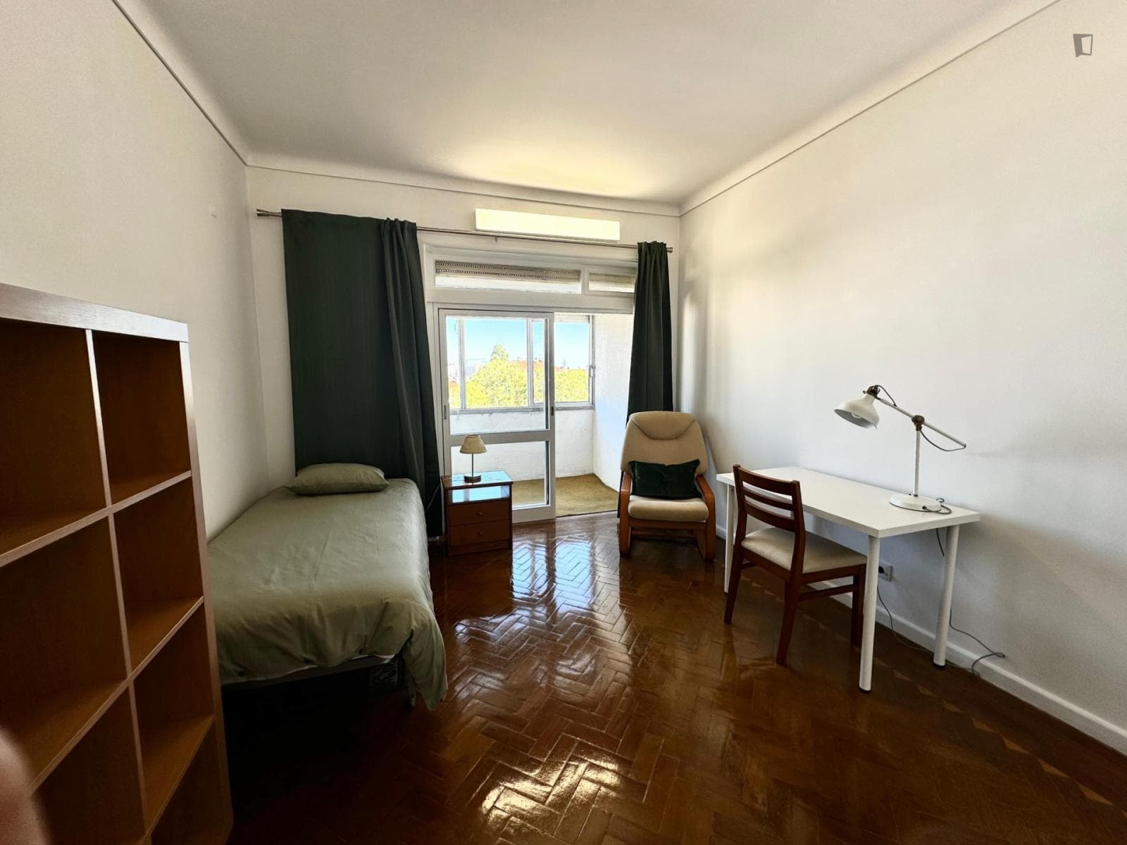 Spacious Single Bedroom close to Olivais Metro photo 1