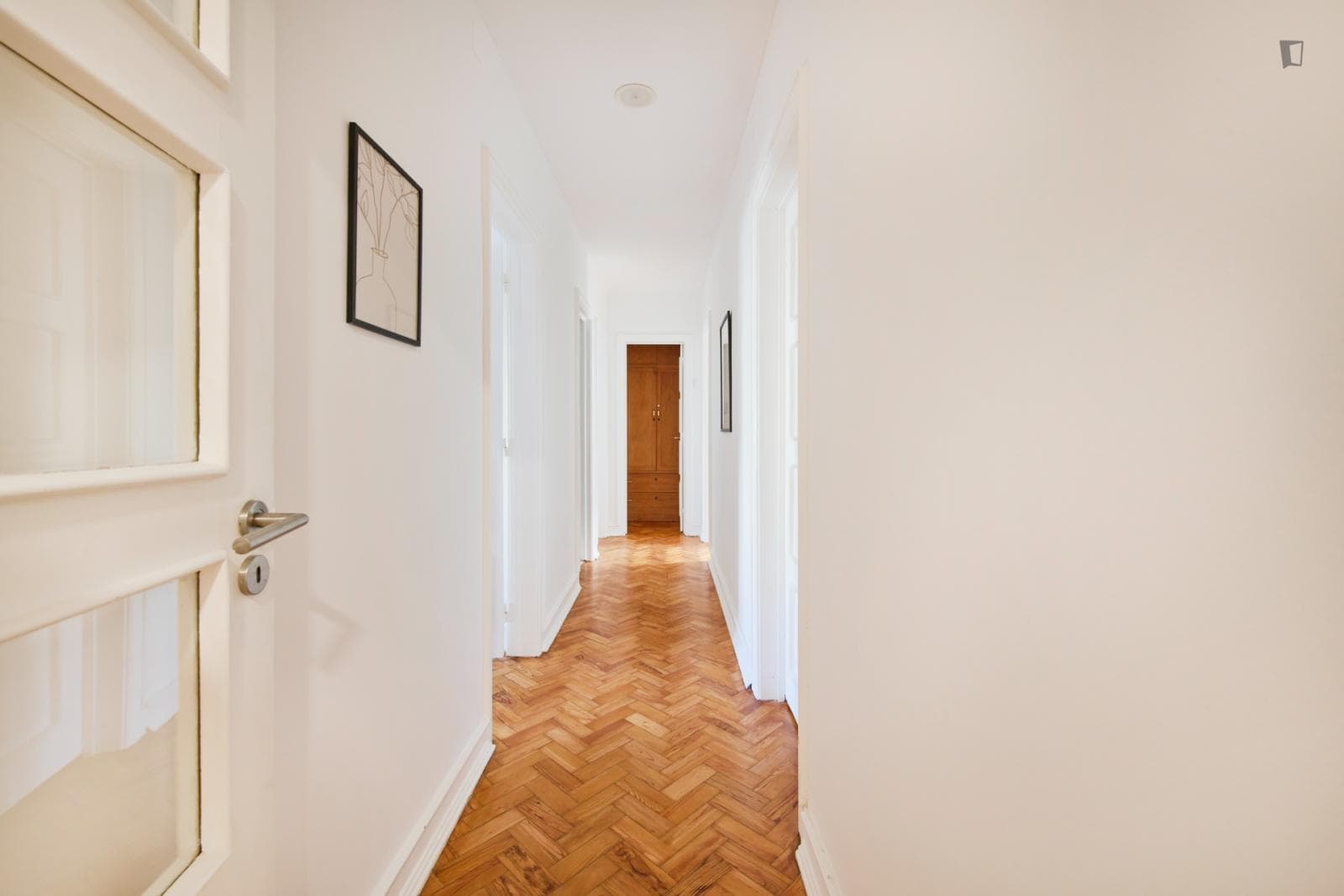Inviting single bedroom in Entrecampos photo 1