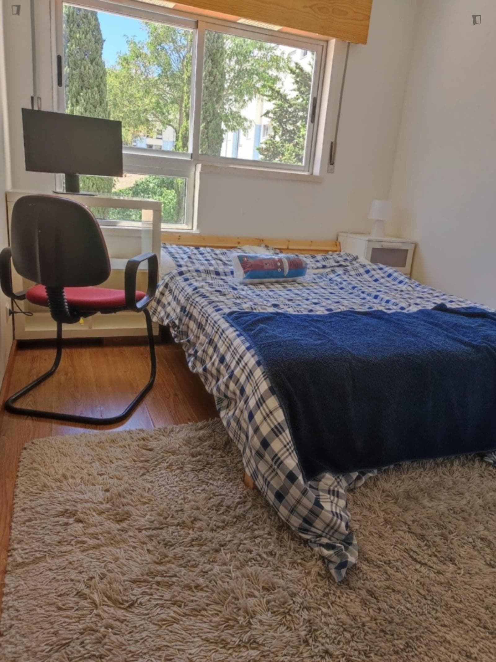 Snug single bedroom in well-linked Alcabideche photo 1