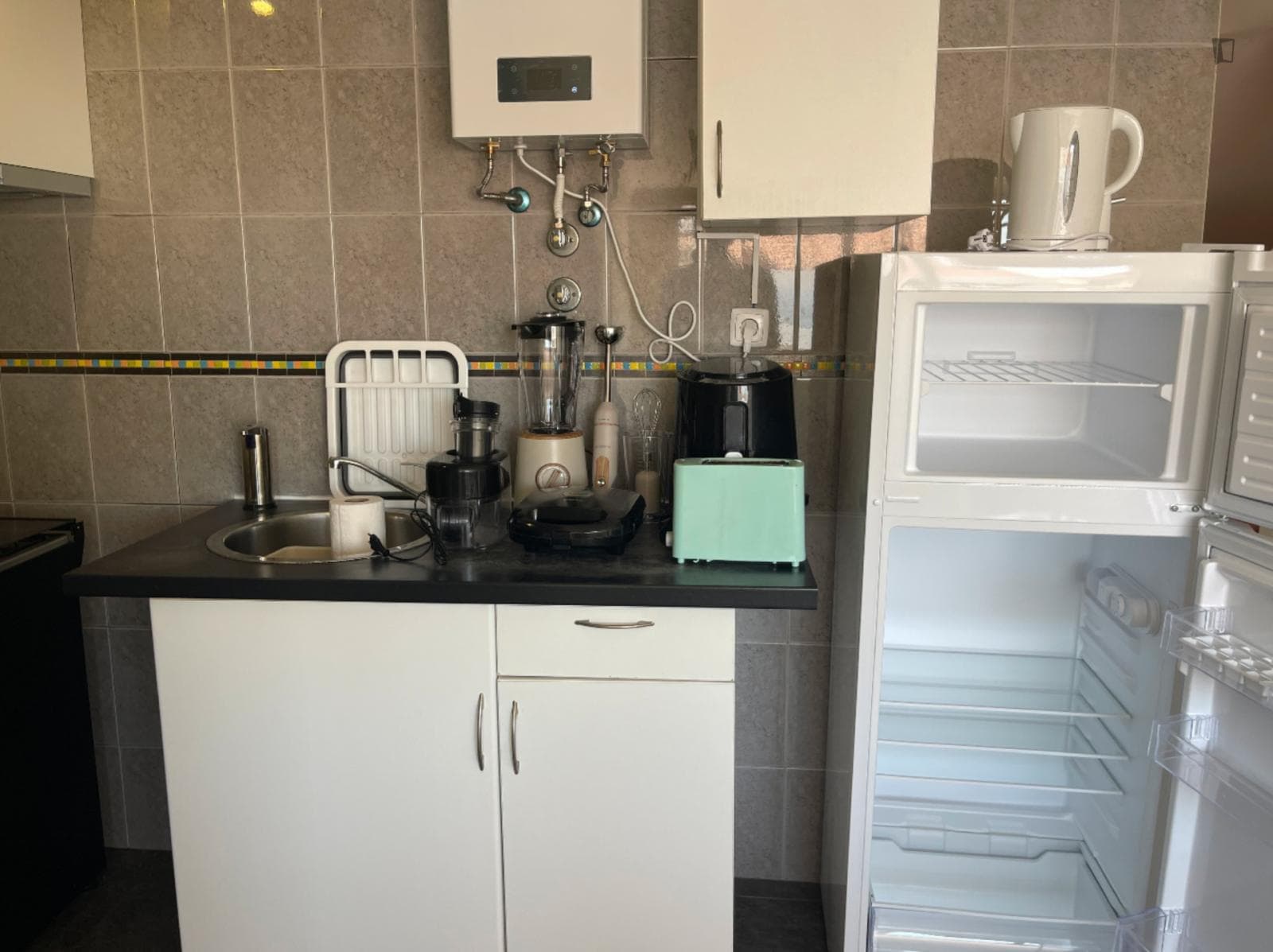 Inviting 1 Bedroom Apartment close to IST University photo 1