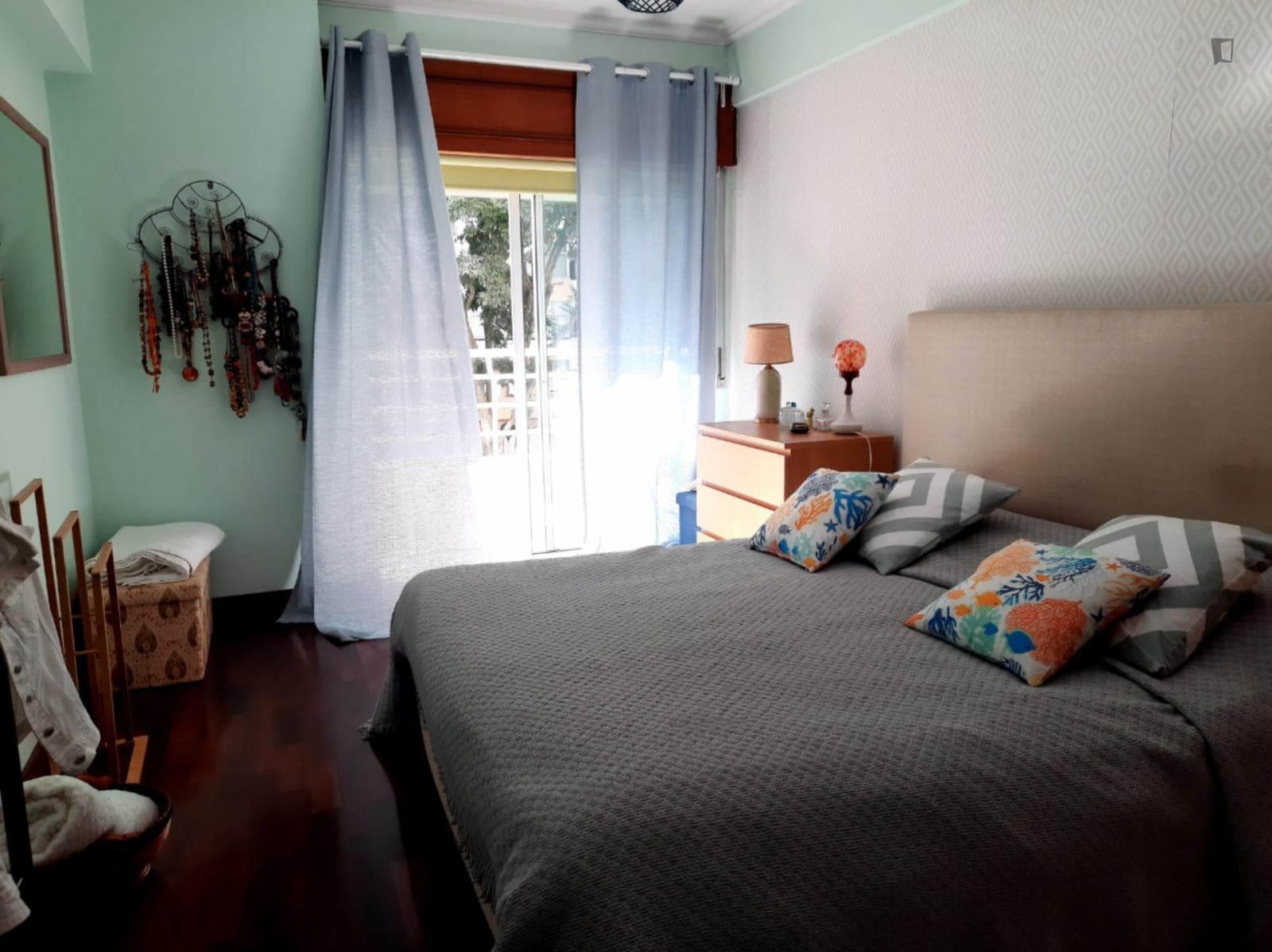 Appealing 1 Bedroom Apartment close to Benfica Market photo 1