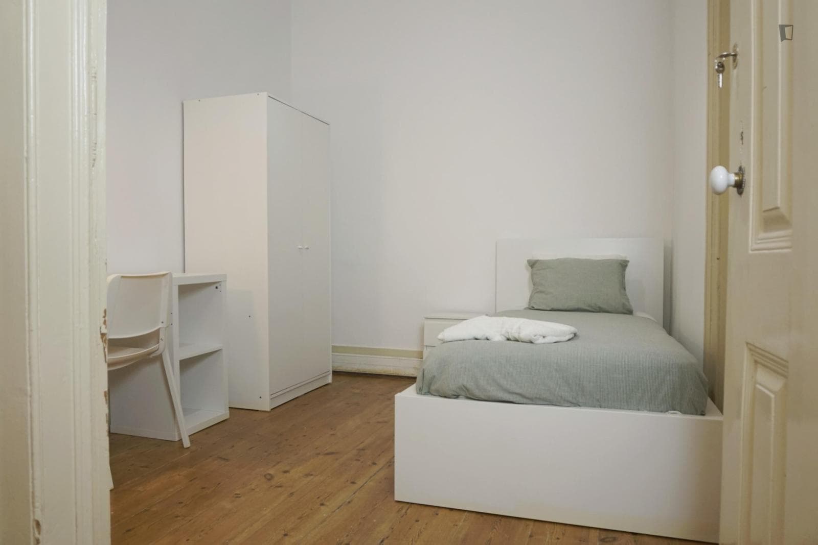 Beautiful single bedroom near Avenida metro station photo 1