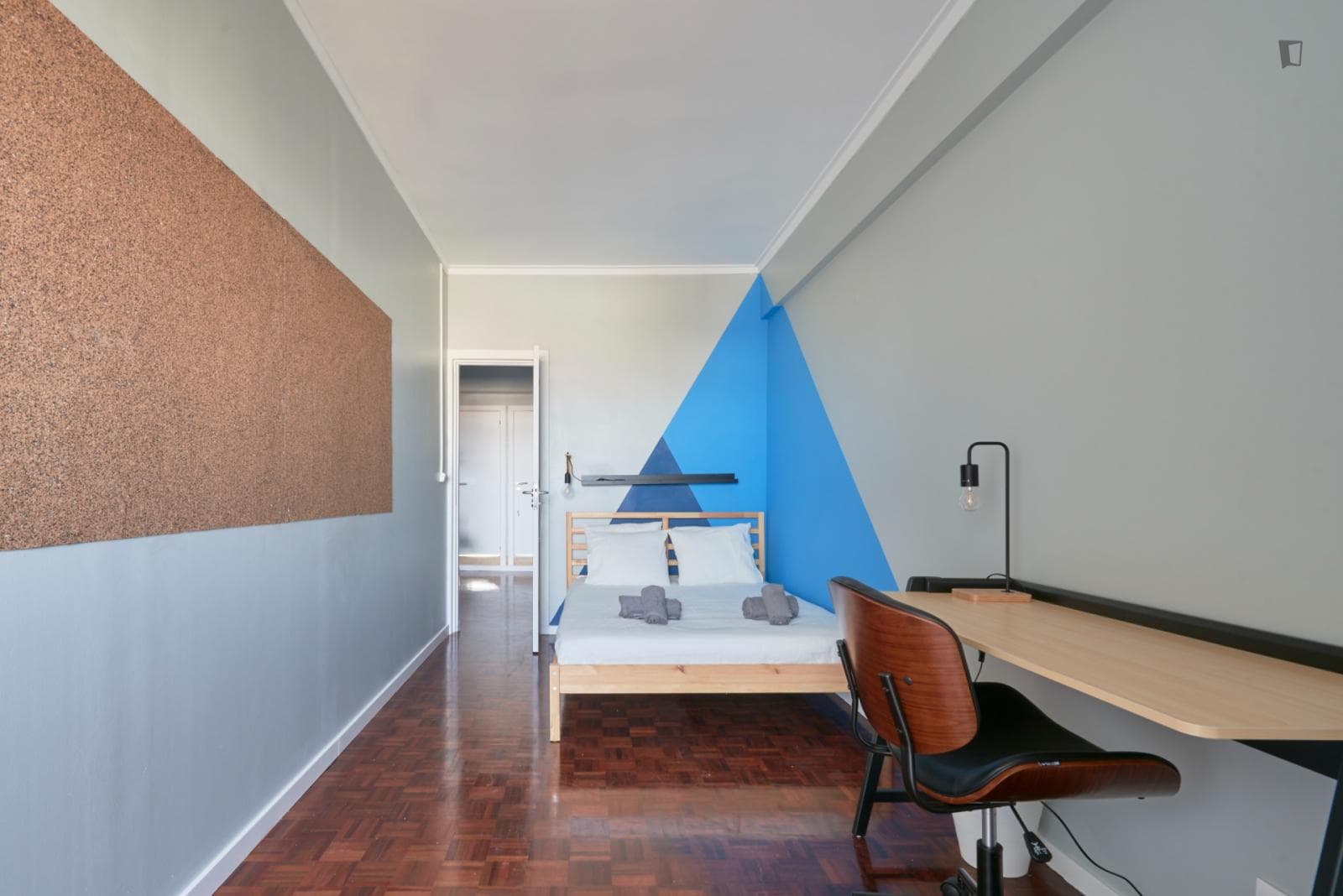 Charming and spacious double bedroom no. 1 in Olaias photo 1
