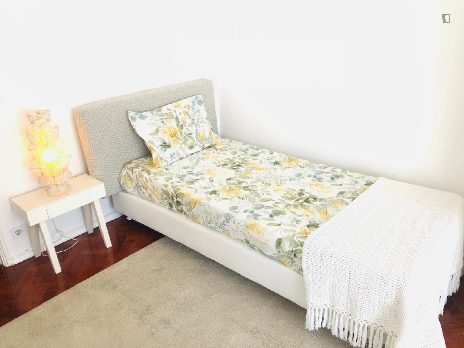 Pleasant single bedroom in Alvalade photo 1