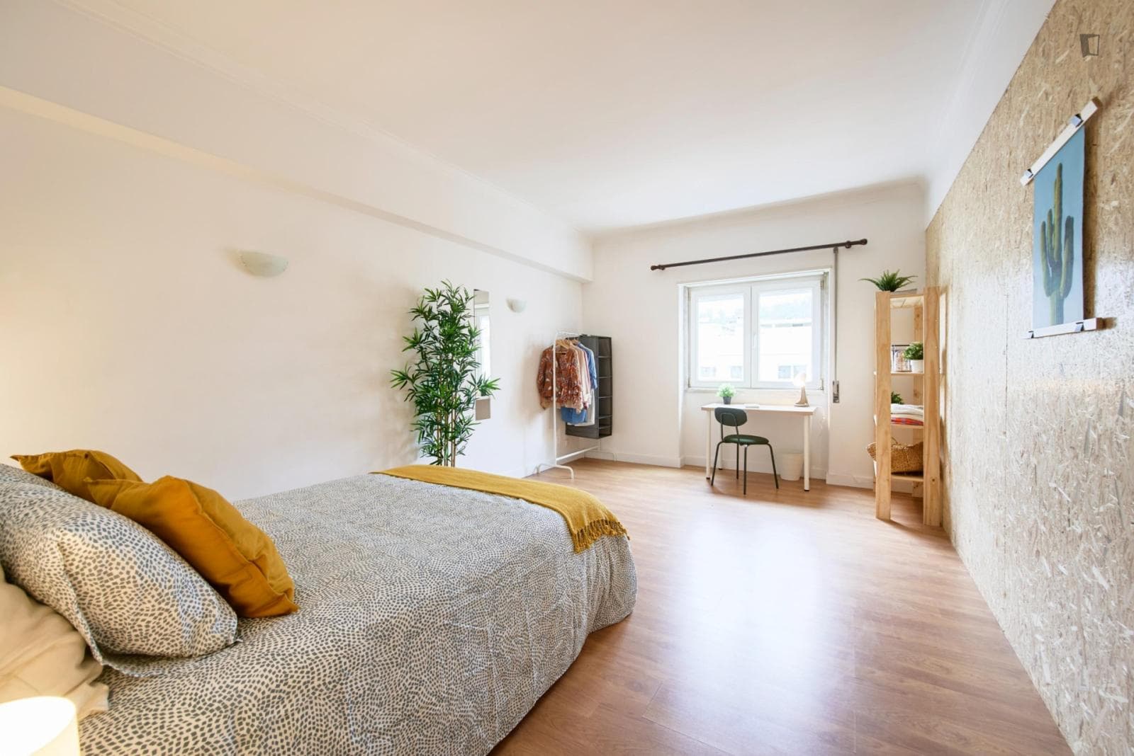 Fantastic double bedroom close to Alto dos Moinhos metro station photo 1
