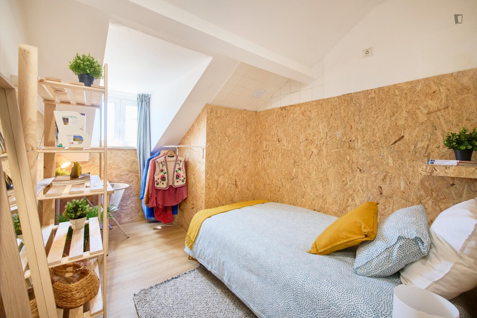 Cozy Single Bedroom close to ISEG photo 1