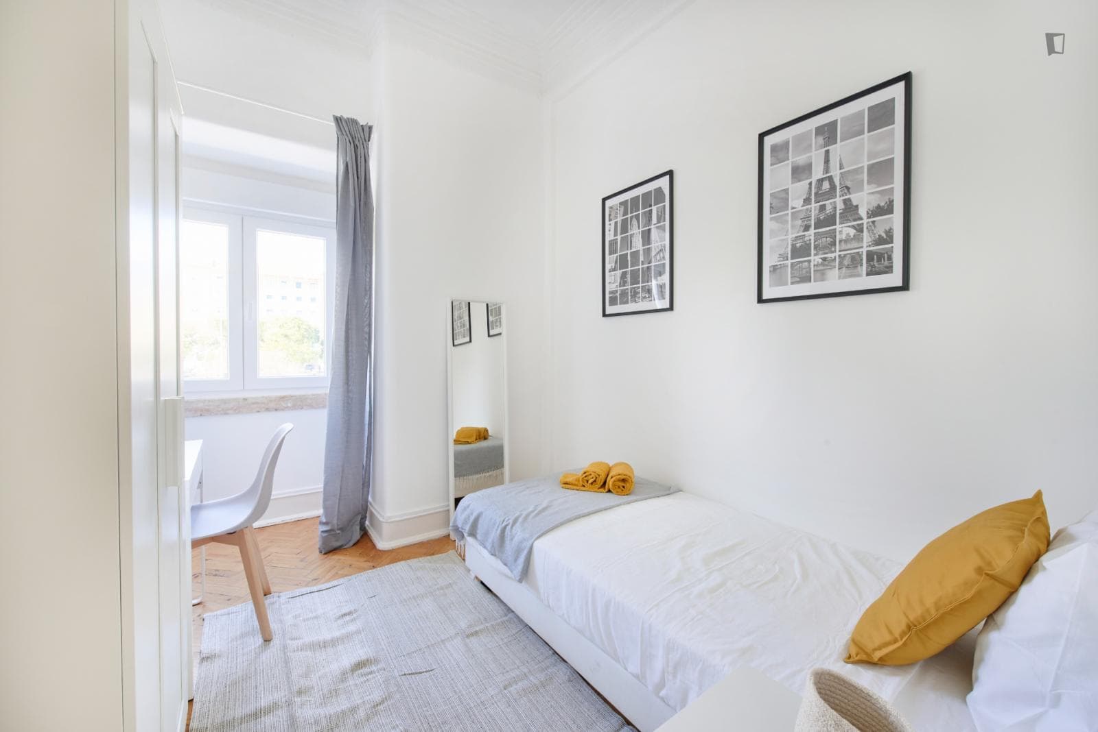 Interesting single bedroom near IST photo 1