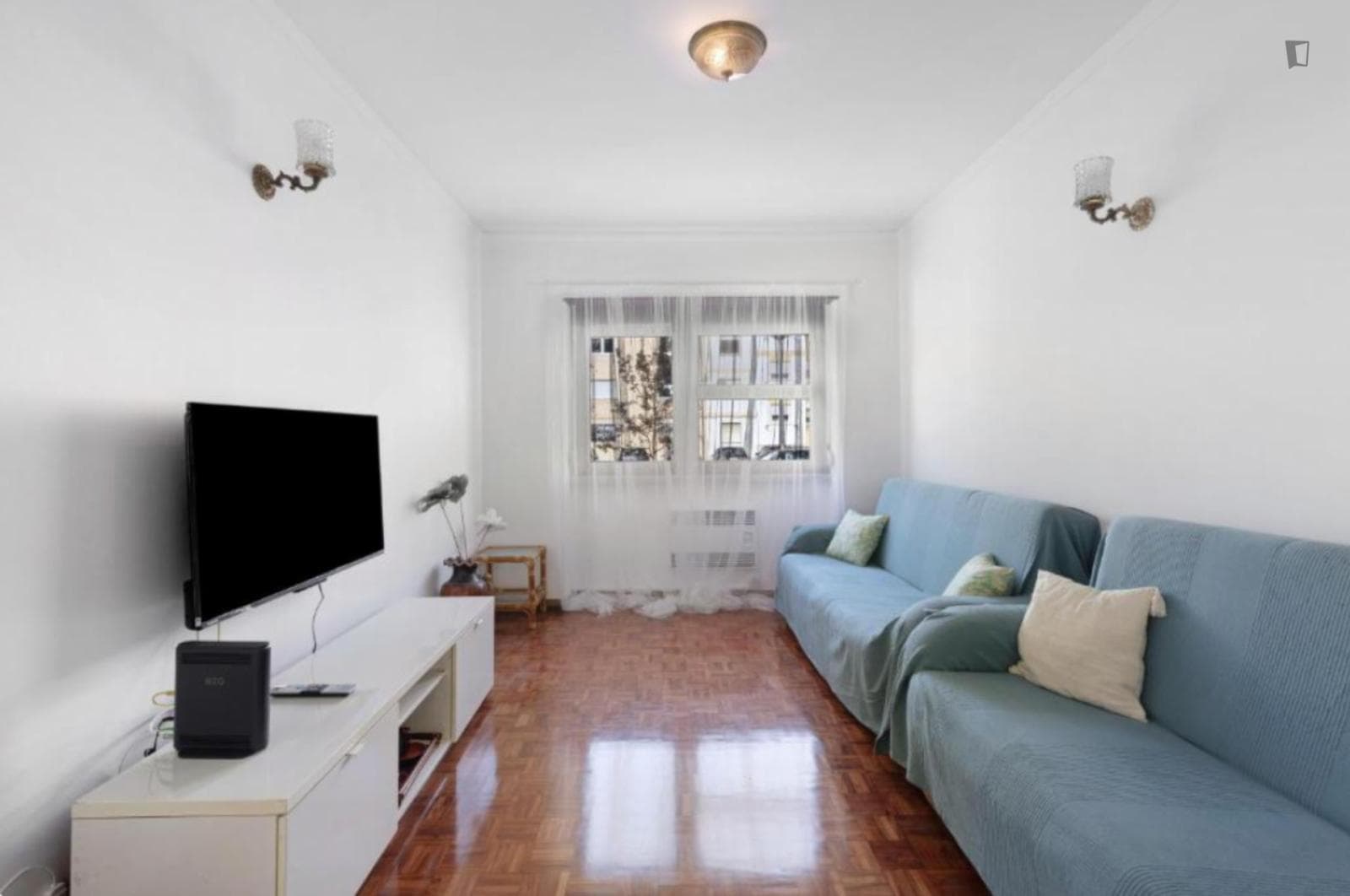 Inspiring 2 Bedroom Apartment close to Carcavelos Train Station photo 1