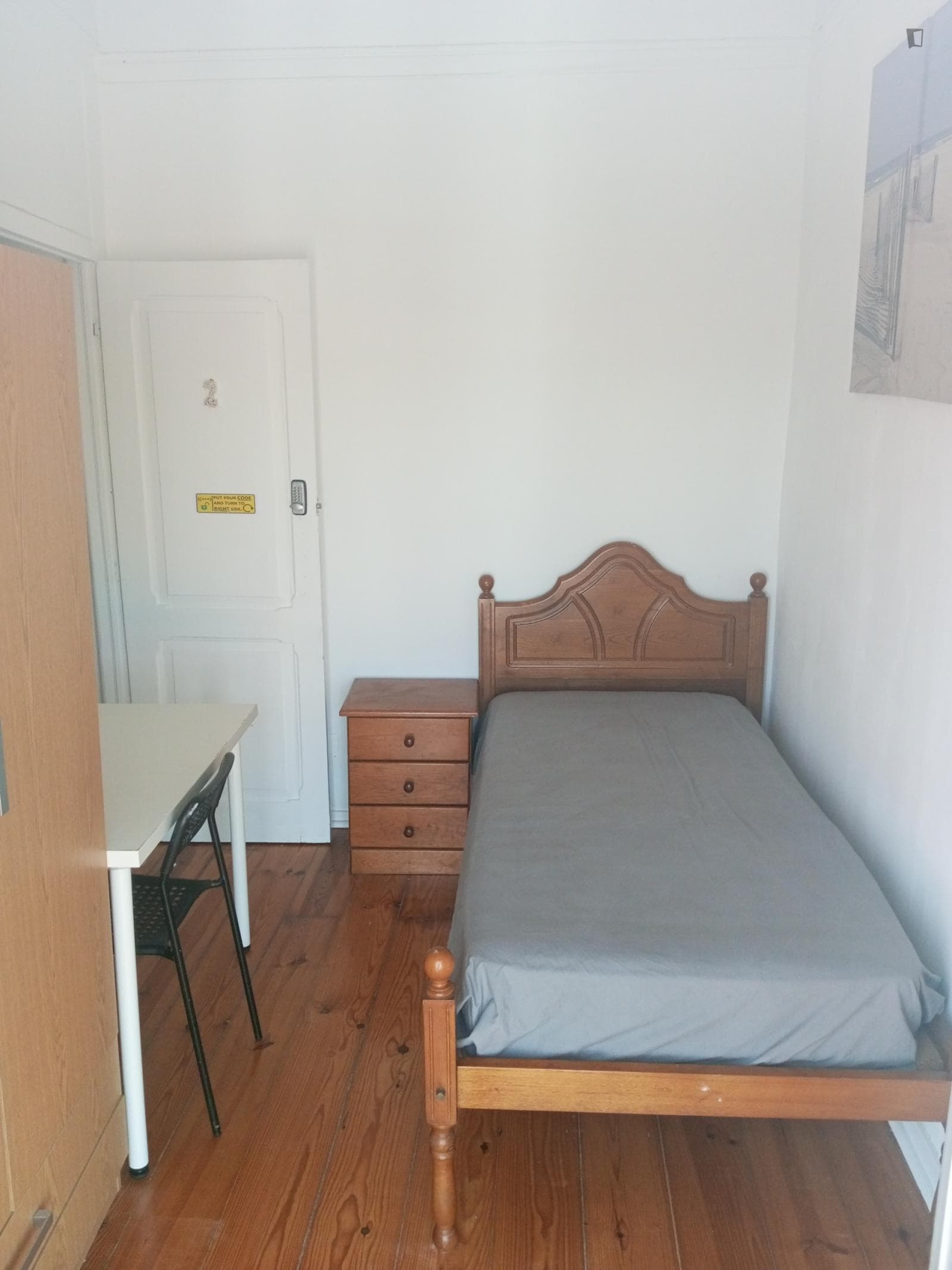 Nice Single Room near IST - Lisbon photo 1