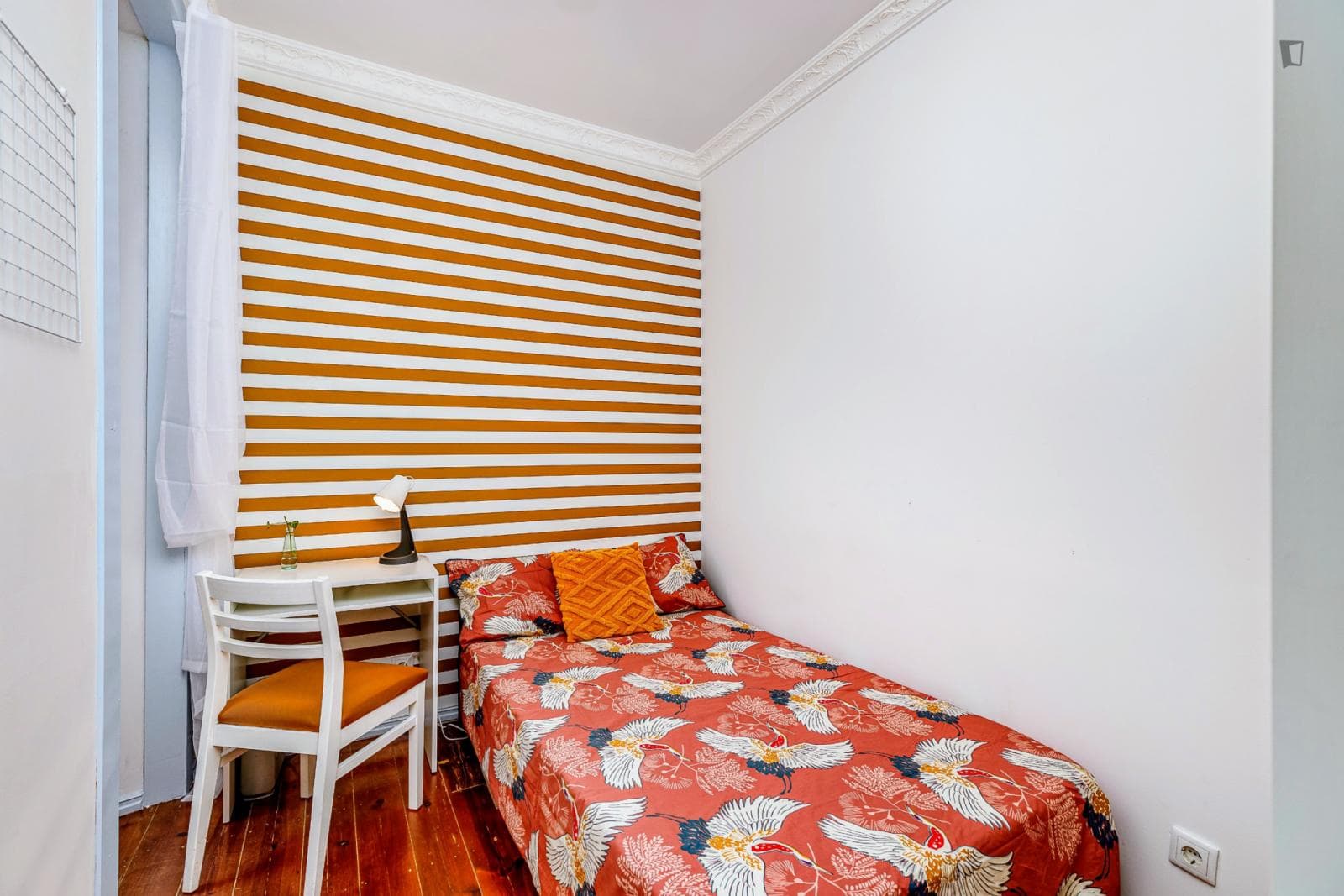 Large Bed, central location photo 1
