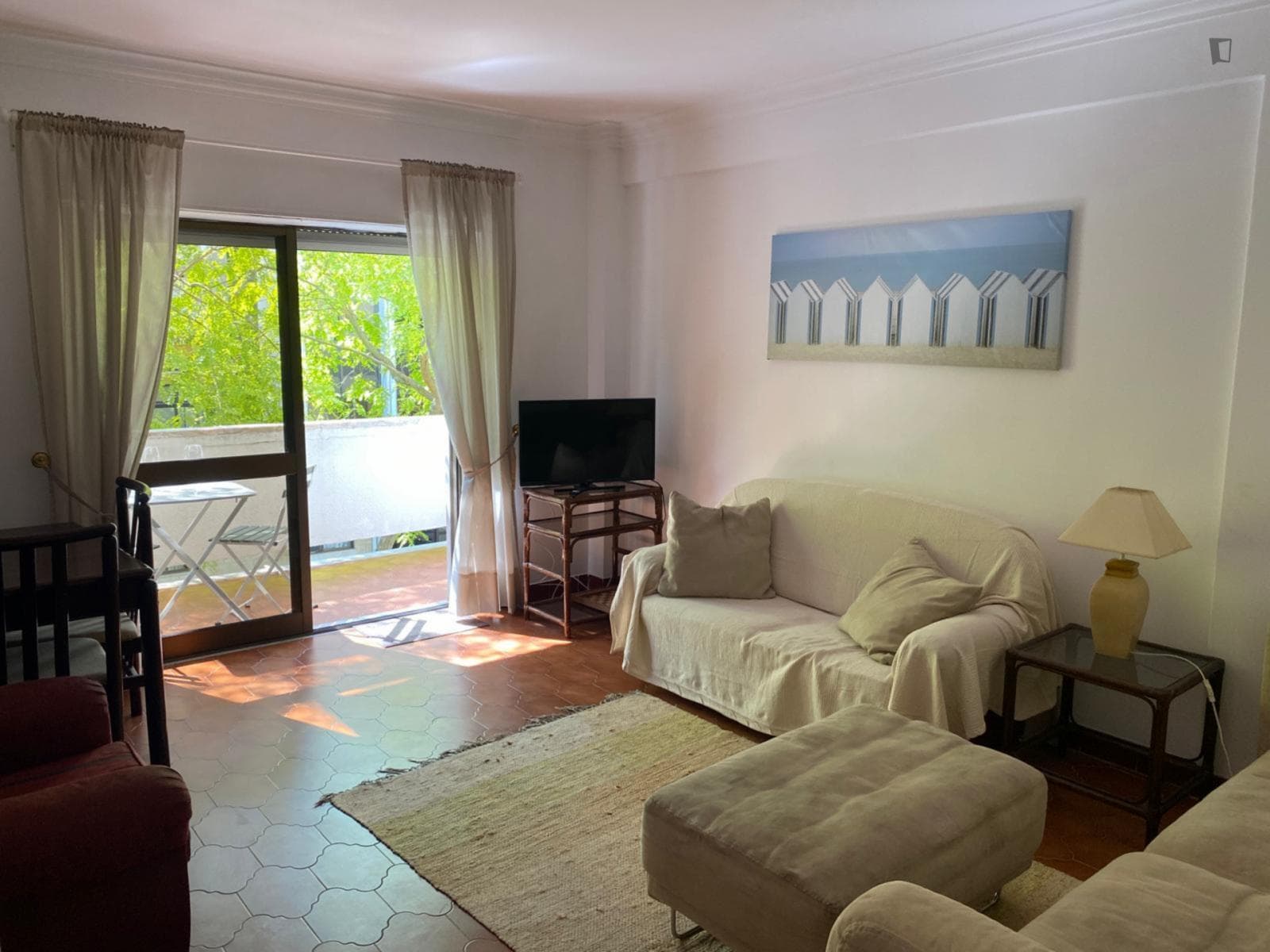 Bright two-bedroom flat, 5 minutes' walk from Costa da Caparica beaches photo 1