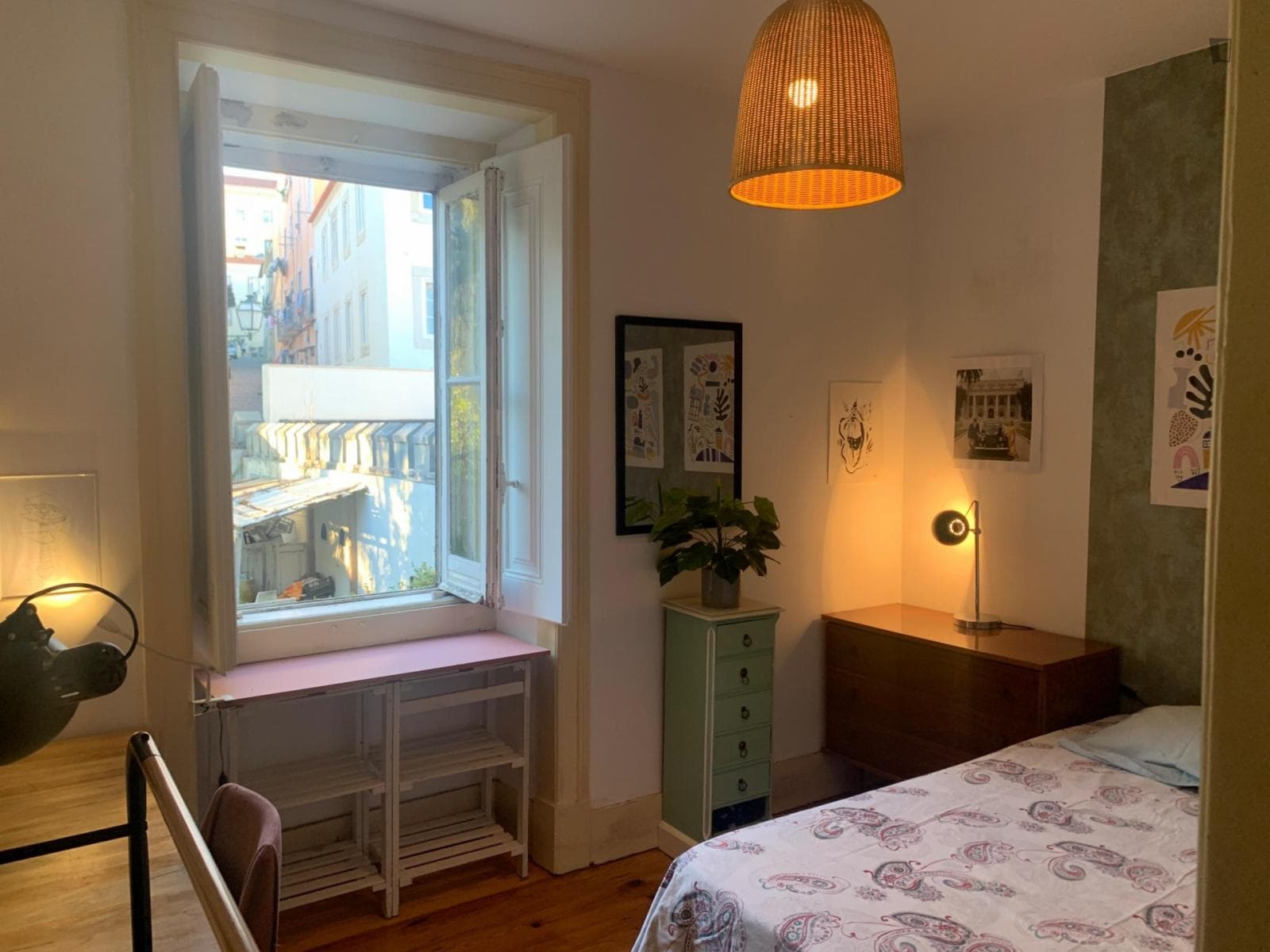 Great double bedroom next to Santos train photo 1
