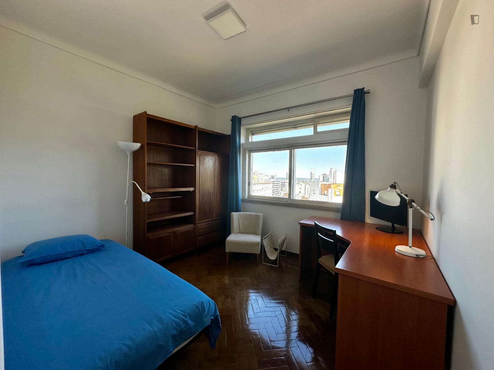 Elegant Single Bedroom close to Olivais Metro photo 1