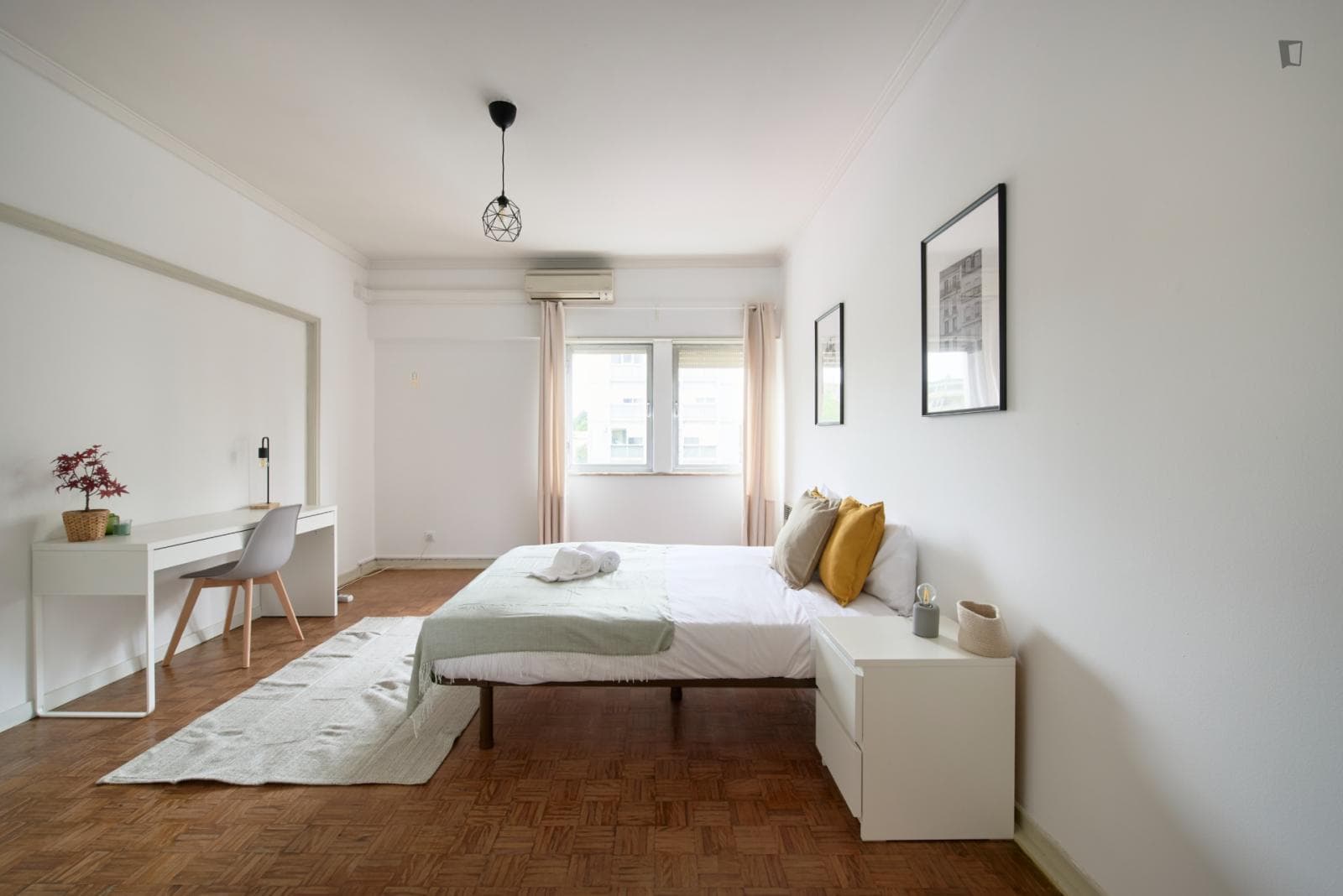 Big double bedroom near the Roma metro photo 1