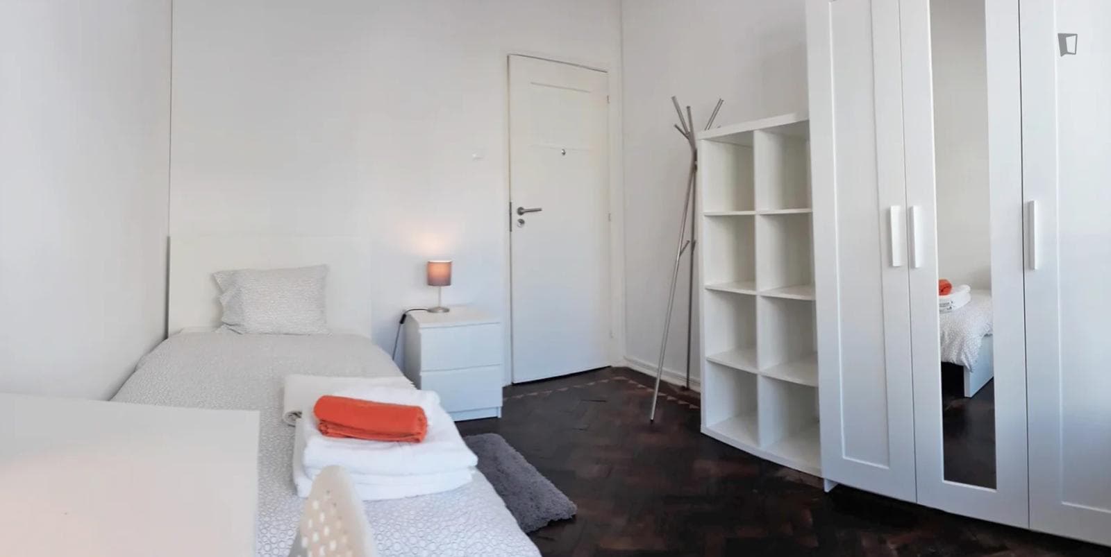 Neat single bedroom in Benfica photo 1