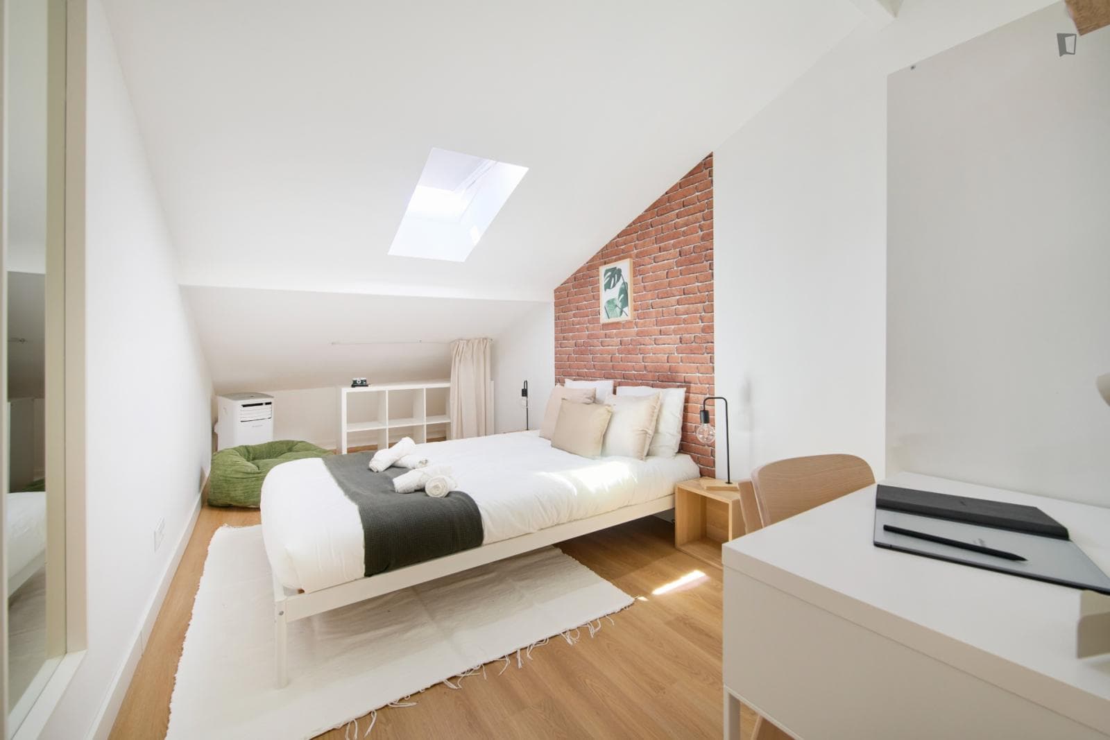 Fancy Bedroom at 9-bedroom apartment photo 1