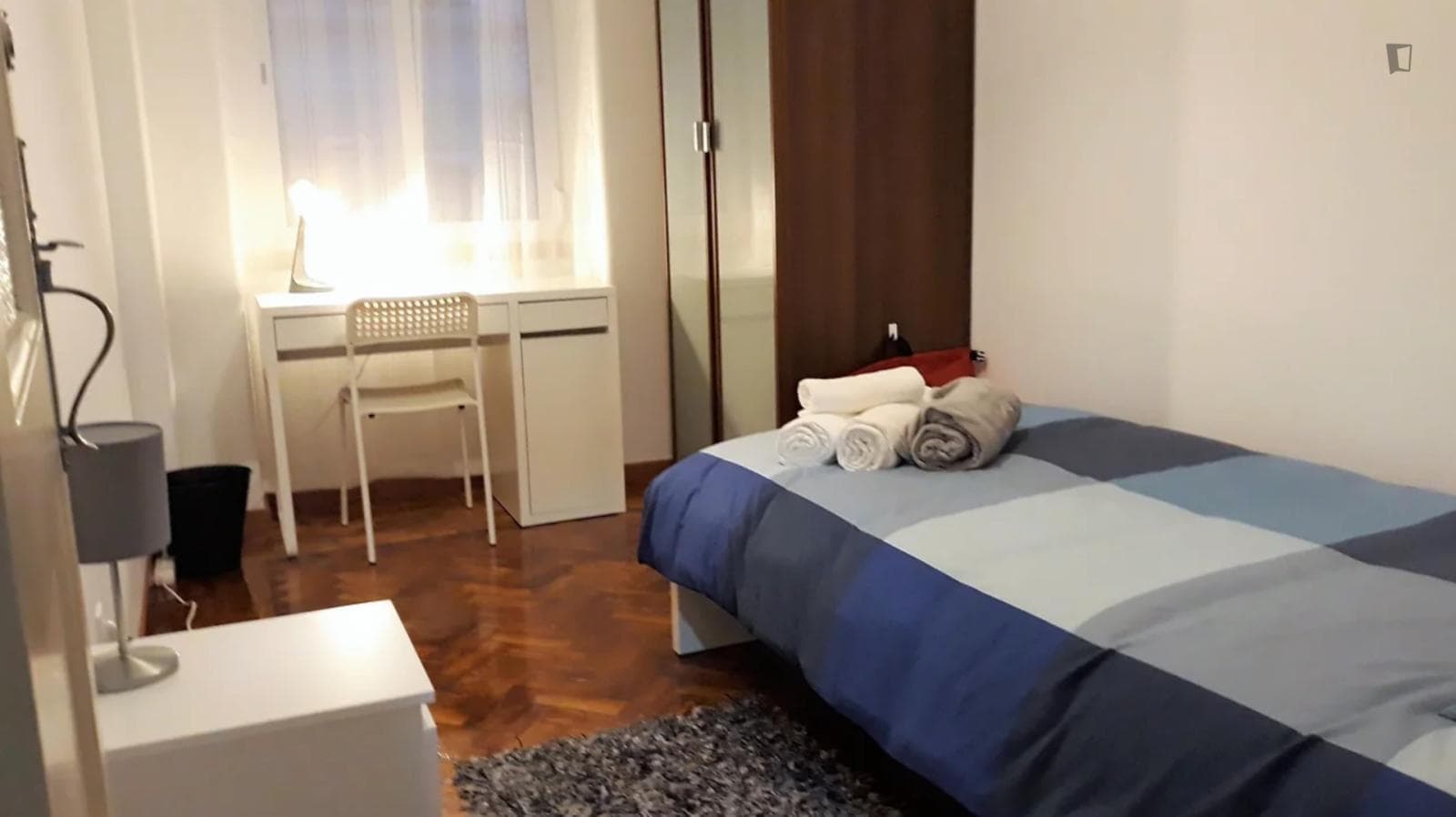 Student-friendly single bedroom near the Jardim Zoológico metro photo 1