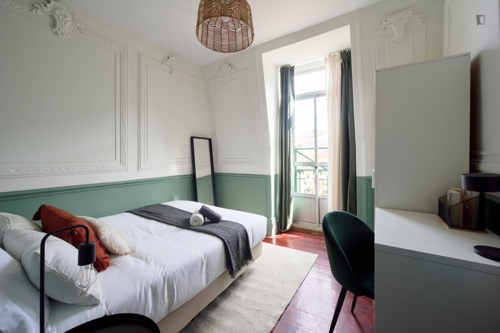 Charismatic double bedroom in Arroios photo 1