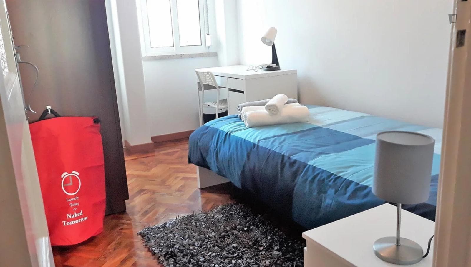 Homely single bedroom in well-linked Benfica photo 1