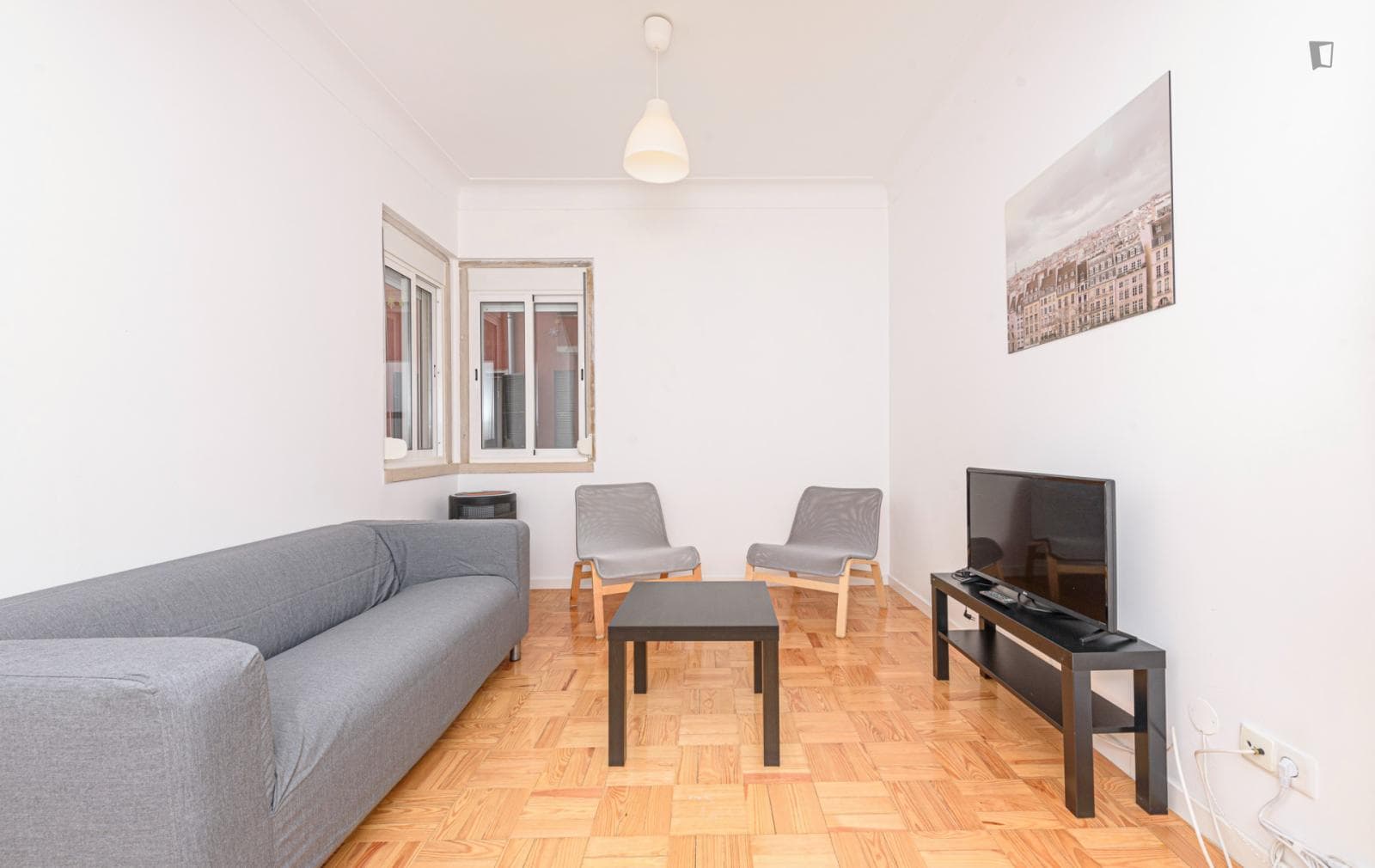 Spacious double bedroom in well-connected Sete Rios photo 1